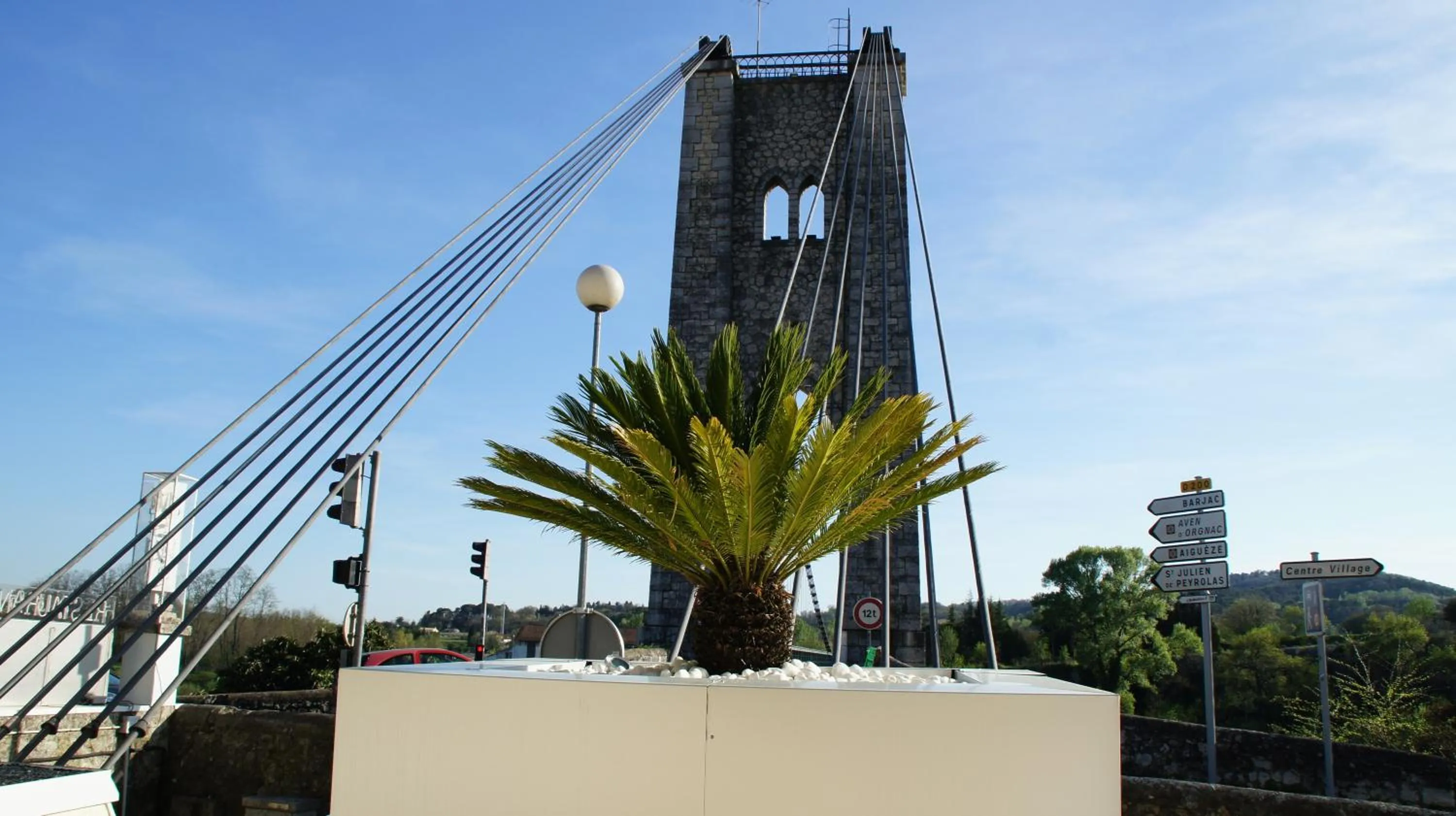 Facade/entrance in Logis Hôtel Restaurant Bellevue