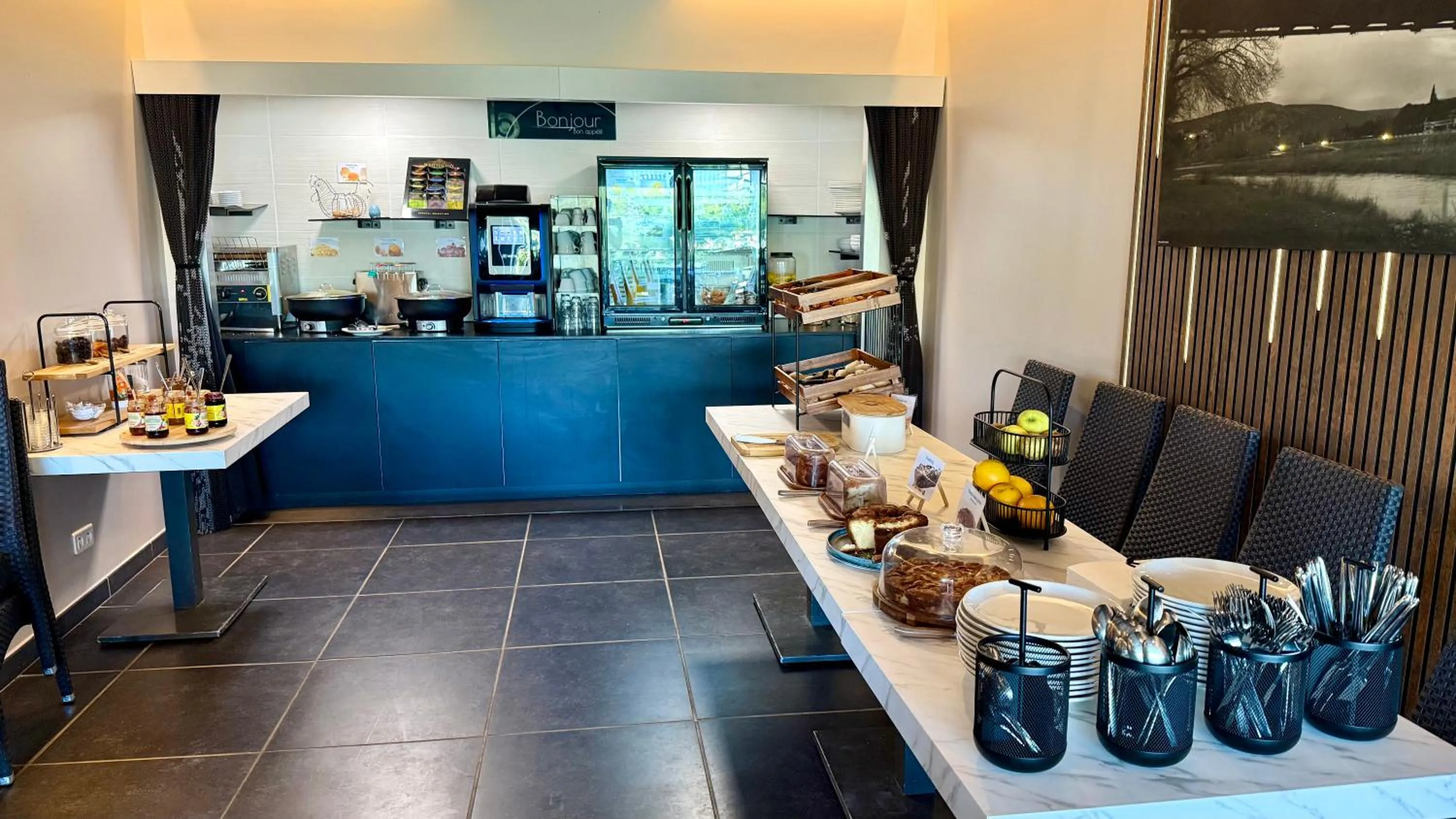 Buffet breakfast in Logis Hôtel Restaurant Bellevue