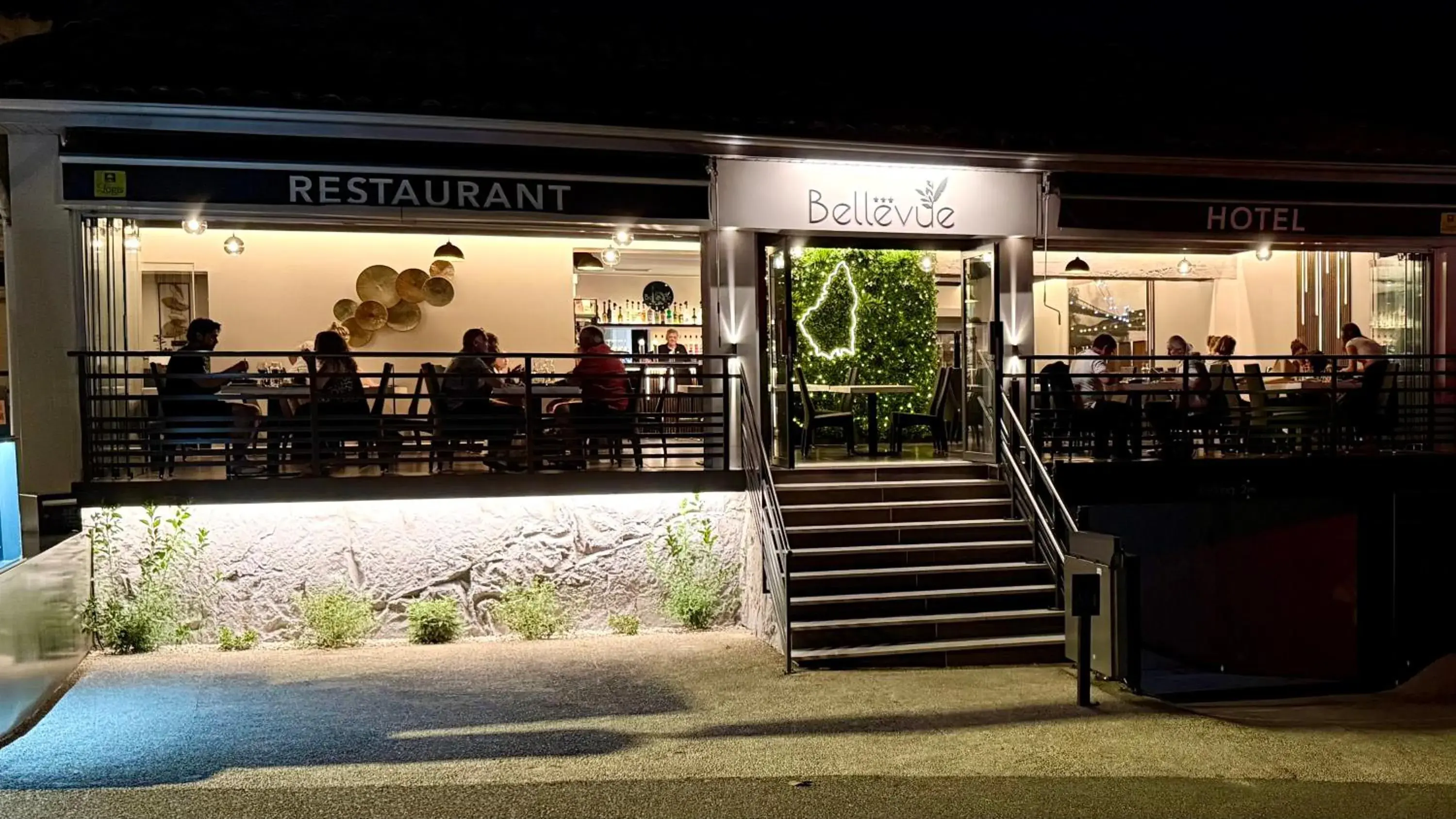 Restaurant/places to eat in Logis Hôtel Restaurant Bellevue Restaurant/places to eat in Logis Hôtel Restaurant Bellevue