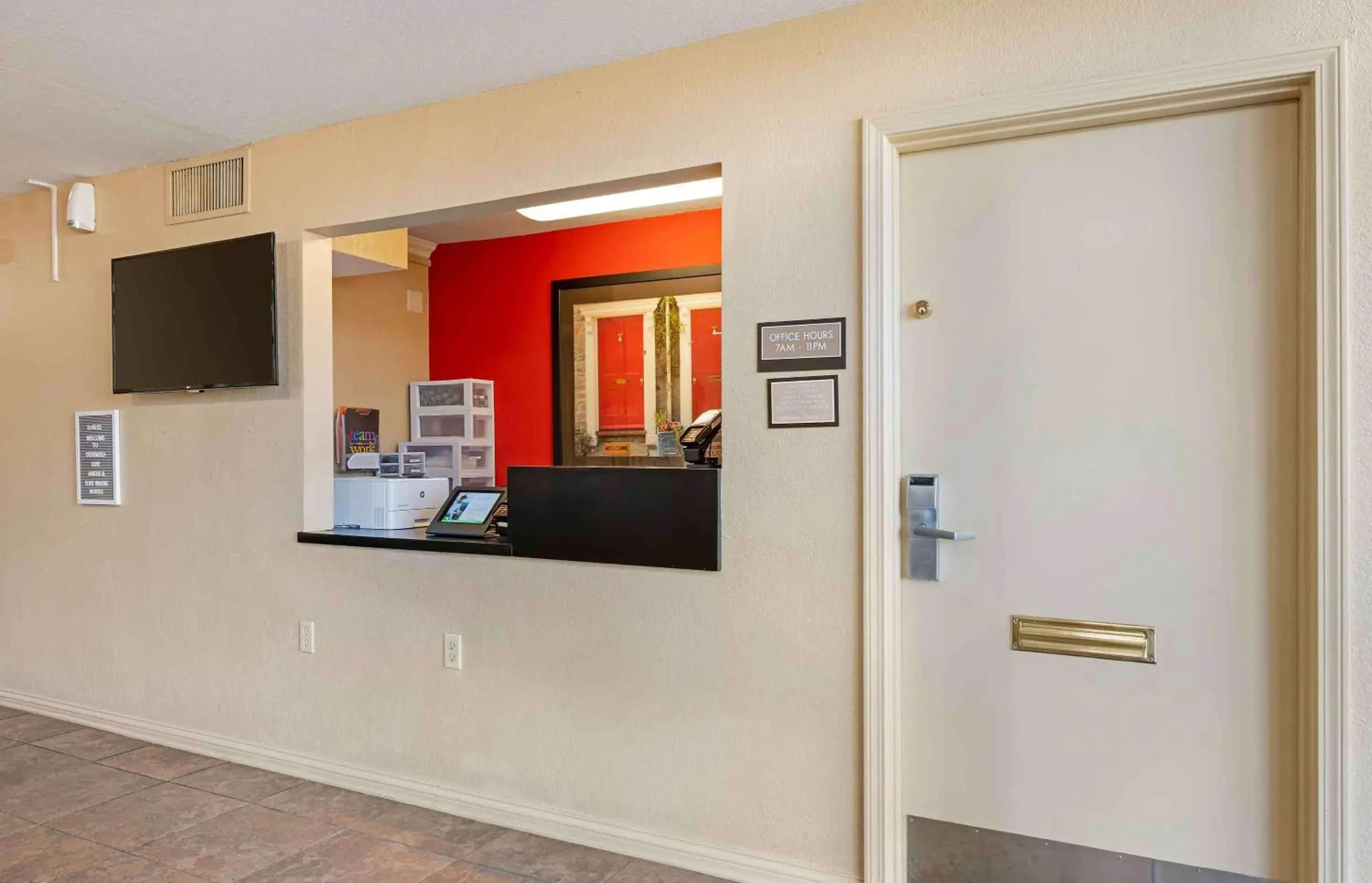 Lobby or reception in Extended Stay America Suites - Fort Wayne - North Lobby or reception in Extended Stay America Suites - Fort Wayne - North