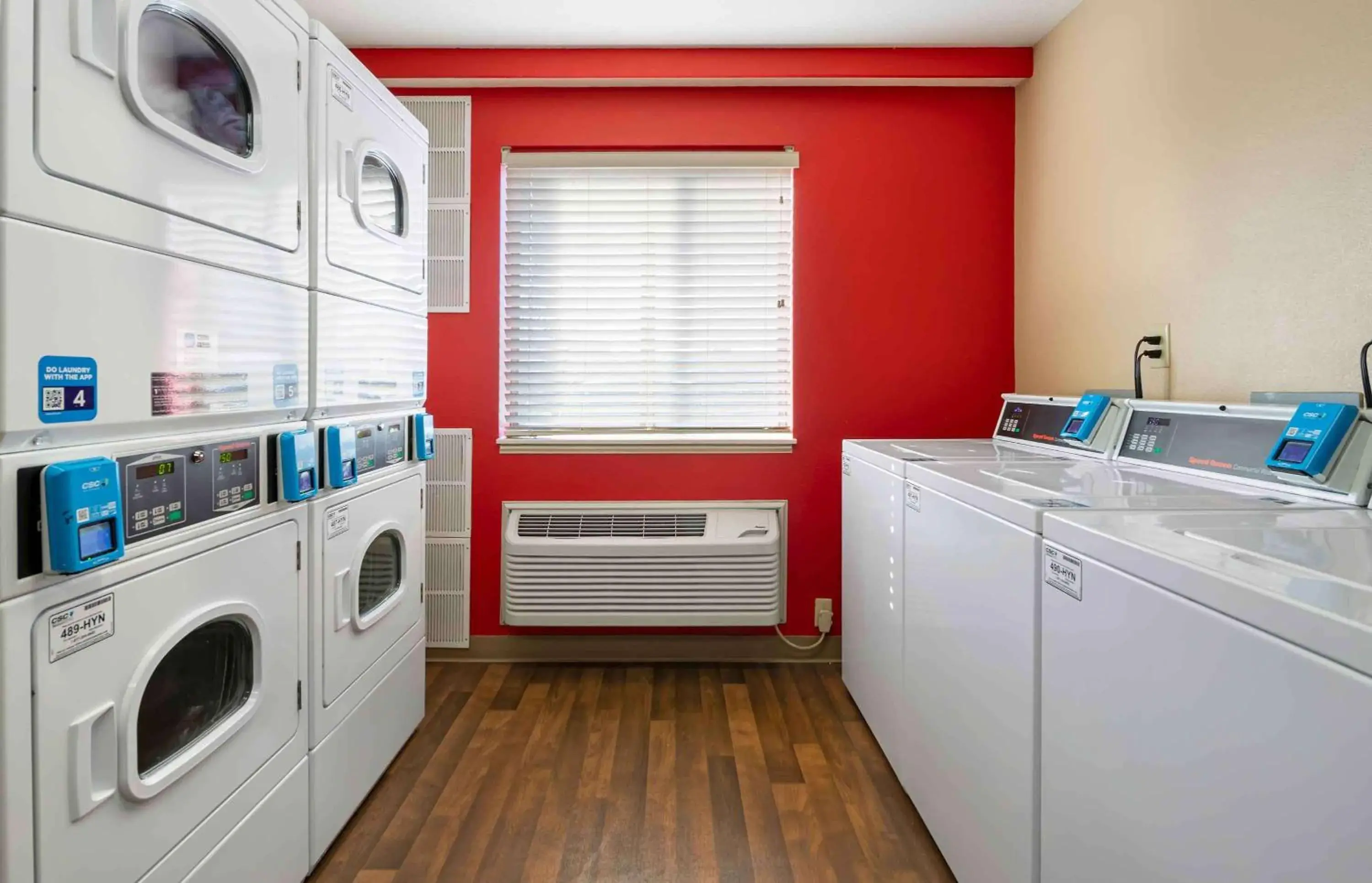 Property building in Extended Stay America Suites - Fort Wayne - North Property building in Extended Stay America Suites - Fort Wayne - North