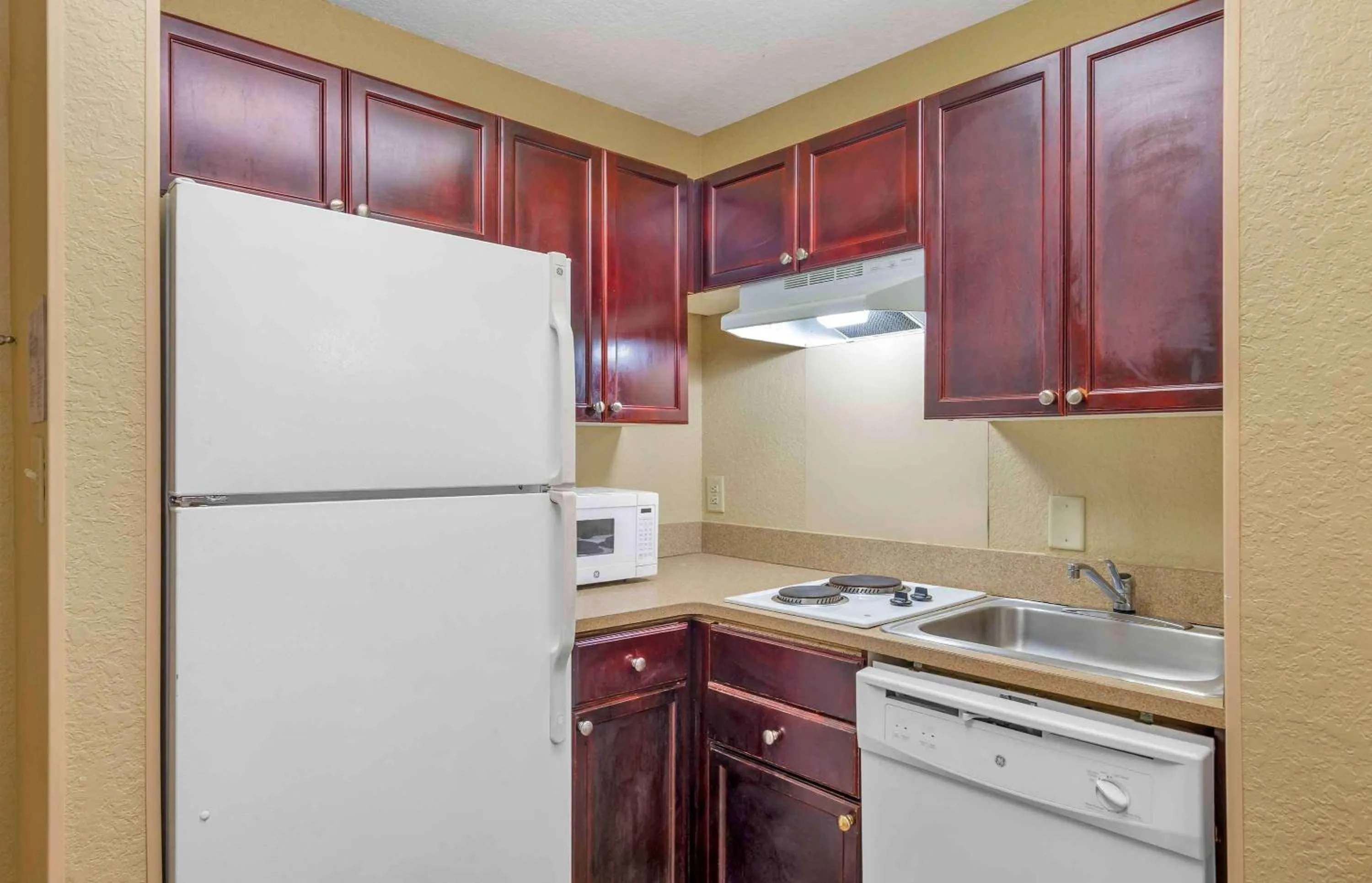 Kitchen or kitchenette in Extended Stay America Suites - Houston - Med Ctr - NRG Park - Braeswood Blvd