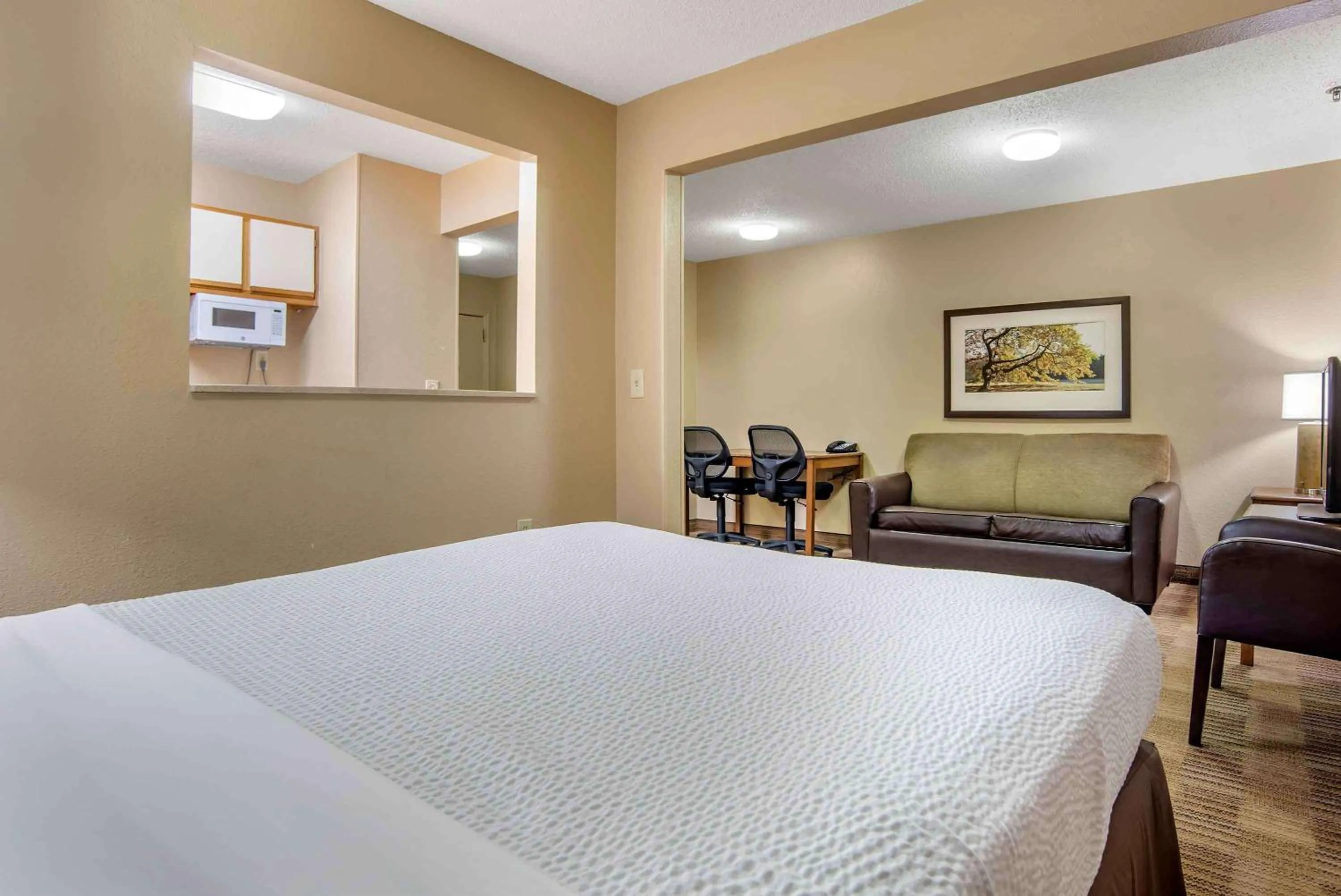 Bedroom, Bed in Suburban Studios Montgomery East I-85