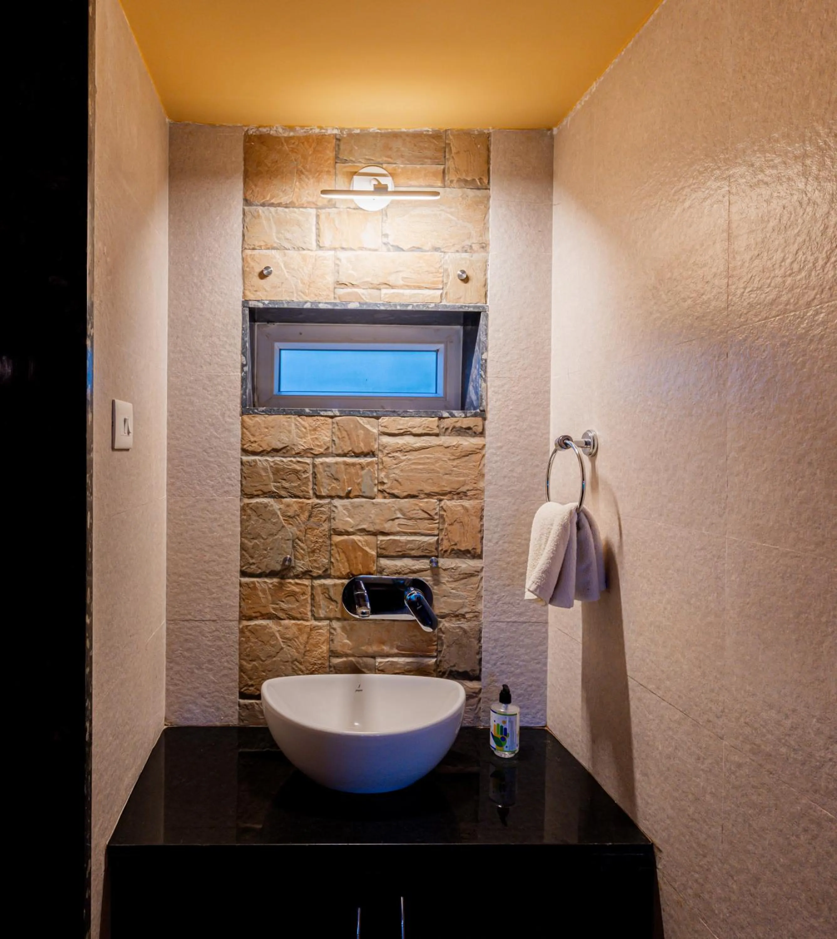 Bathroom in Treebo Rock Valley