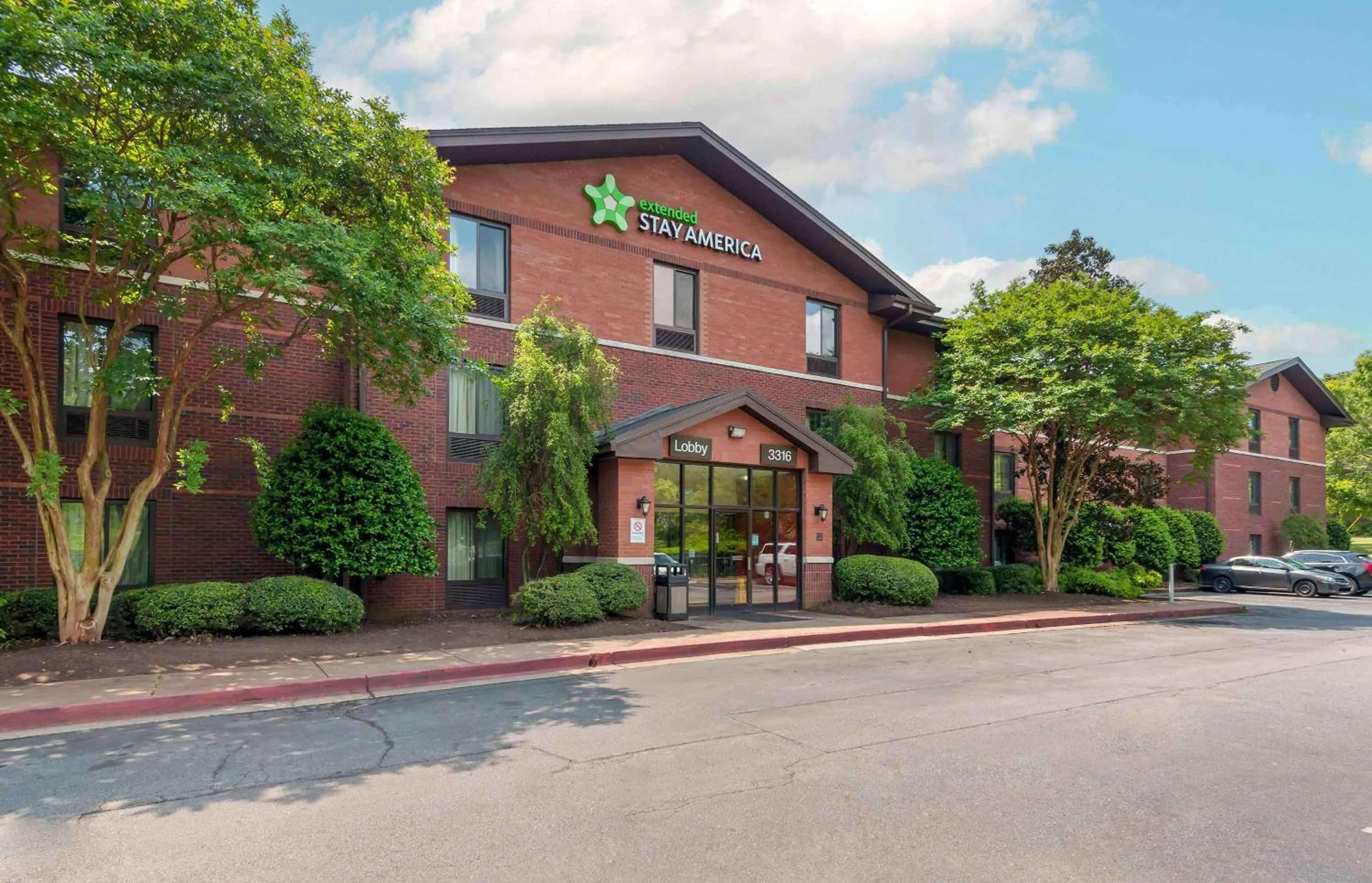 Property building in Extended Stay America Select Suites - Atlanta - Kennesaw Chastain Rd