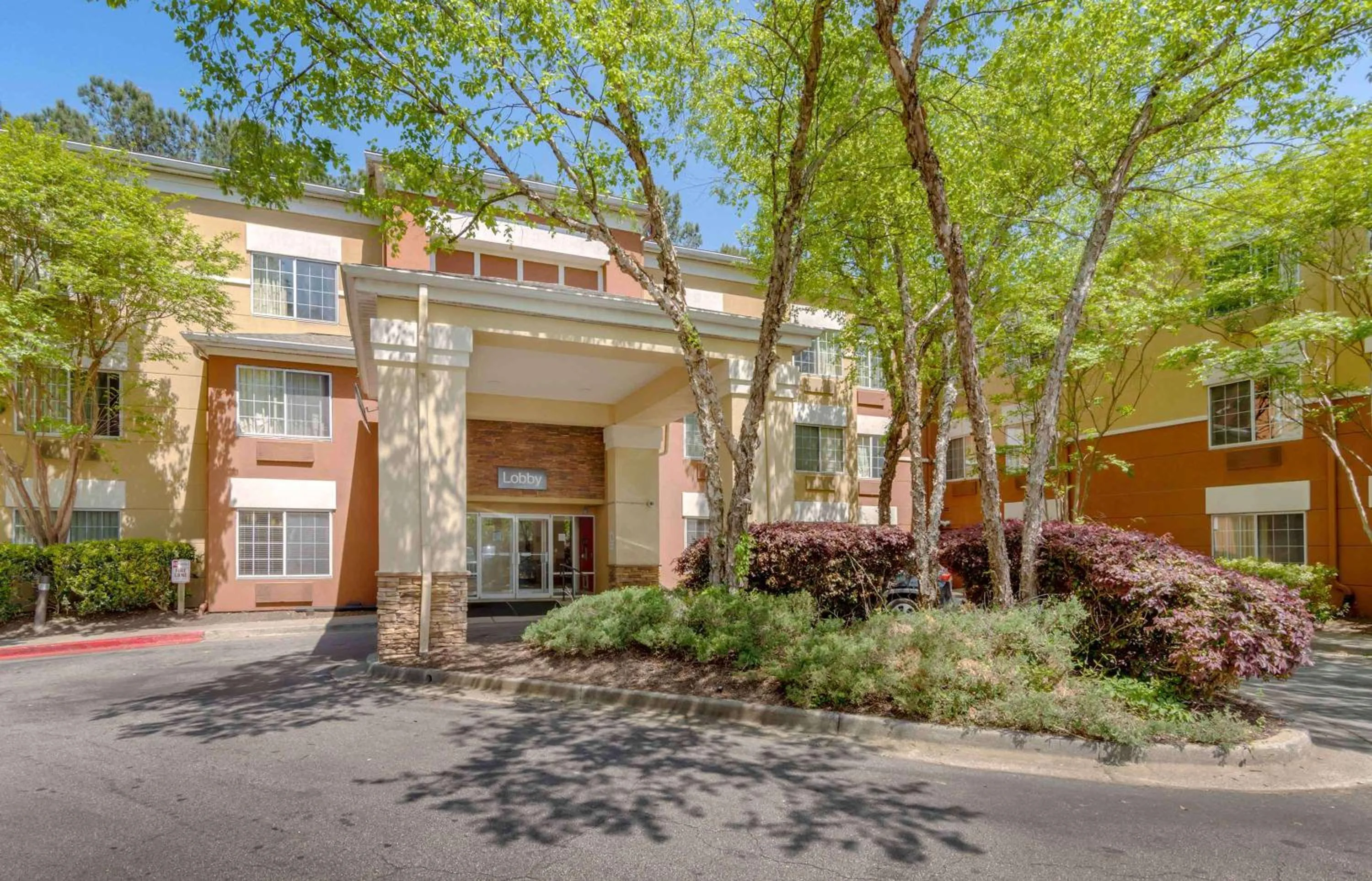 Property building in Extended Stay America Suites - Atlanta - Marietta - Powers Ferry Rd