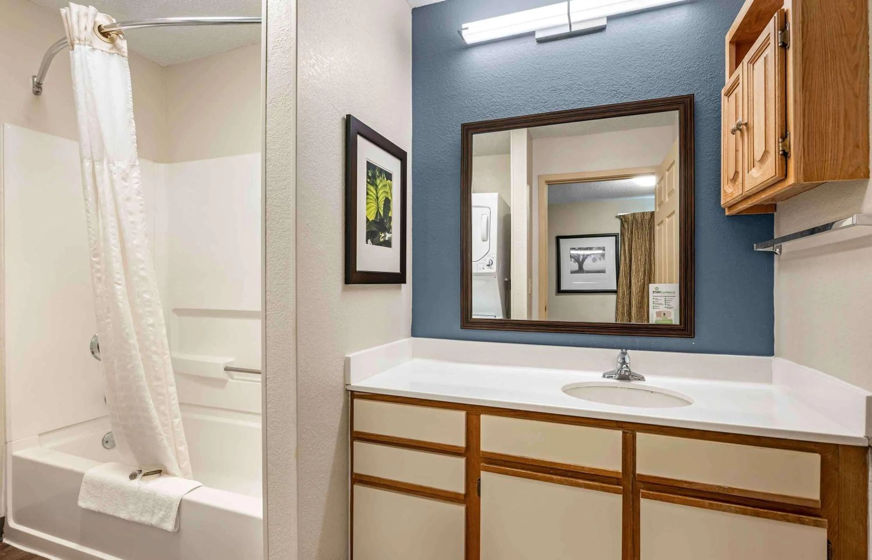 Bathroom in Extended Stay America Suites - Cincinnati - Blue Ash - Reed Hartman