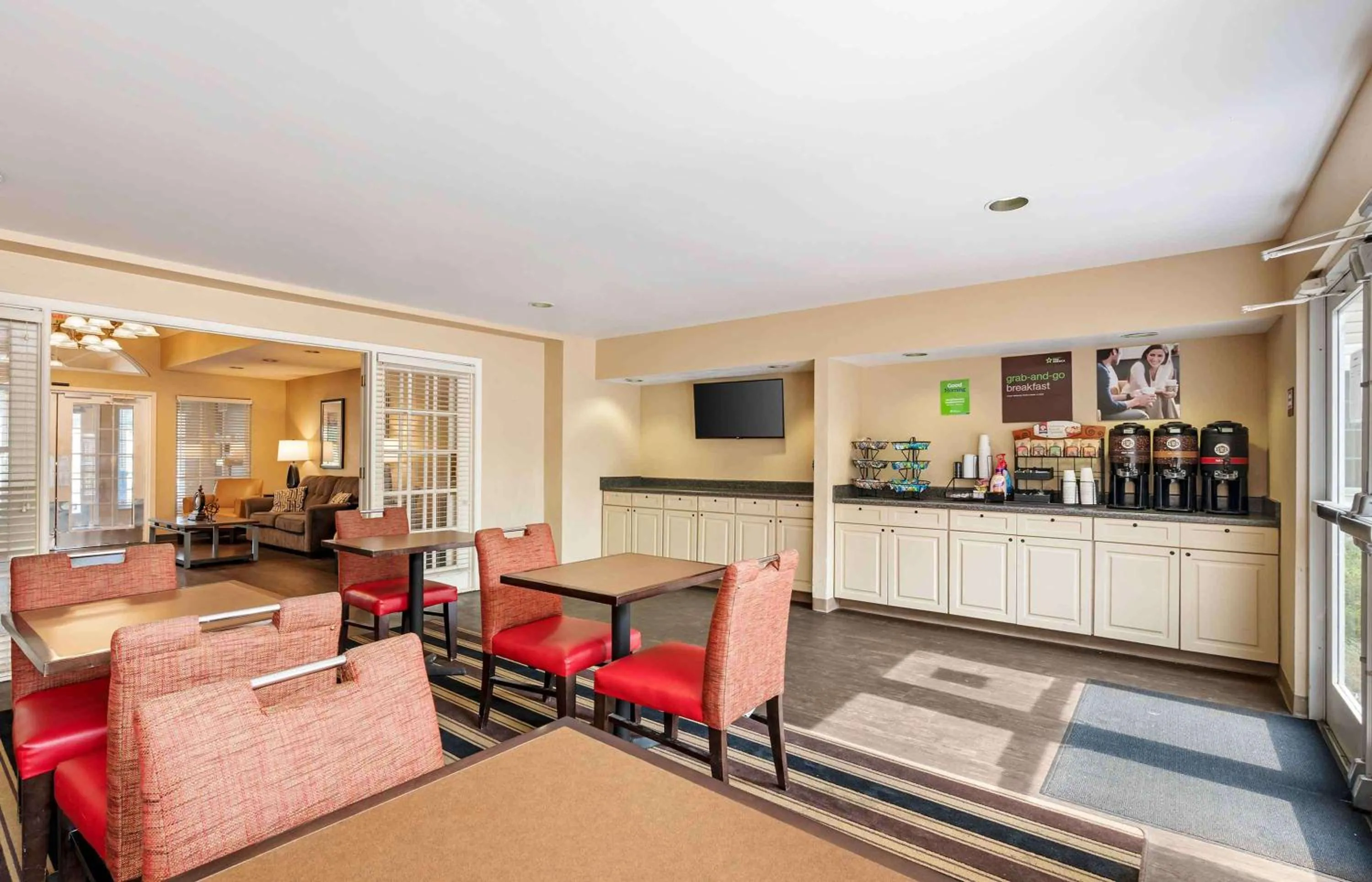 Restaurant/places to eat in Extended Stay America Suites - Cincinnati - Blue Ash - Reed Hartman