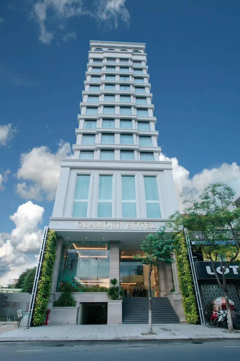 Facade/entrance in Glamour Hotel Da Nang Facade/entrance in Glamour Hotel Da Nang
