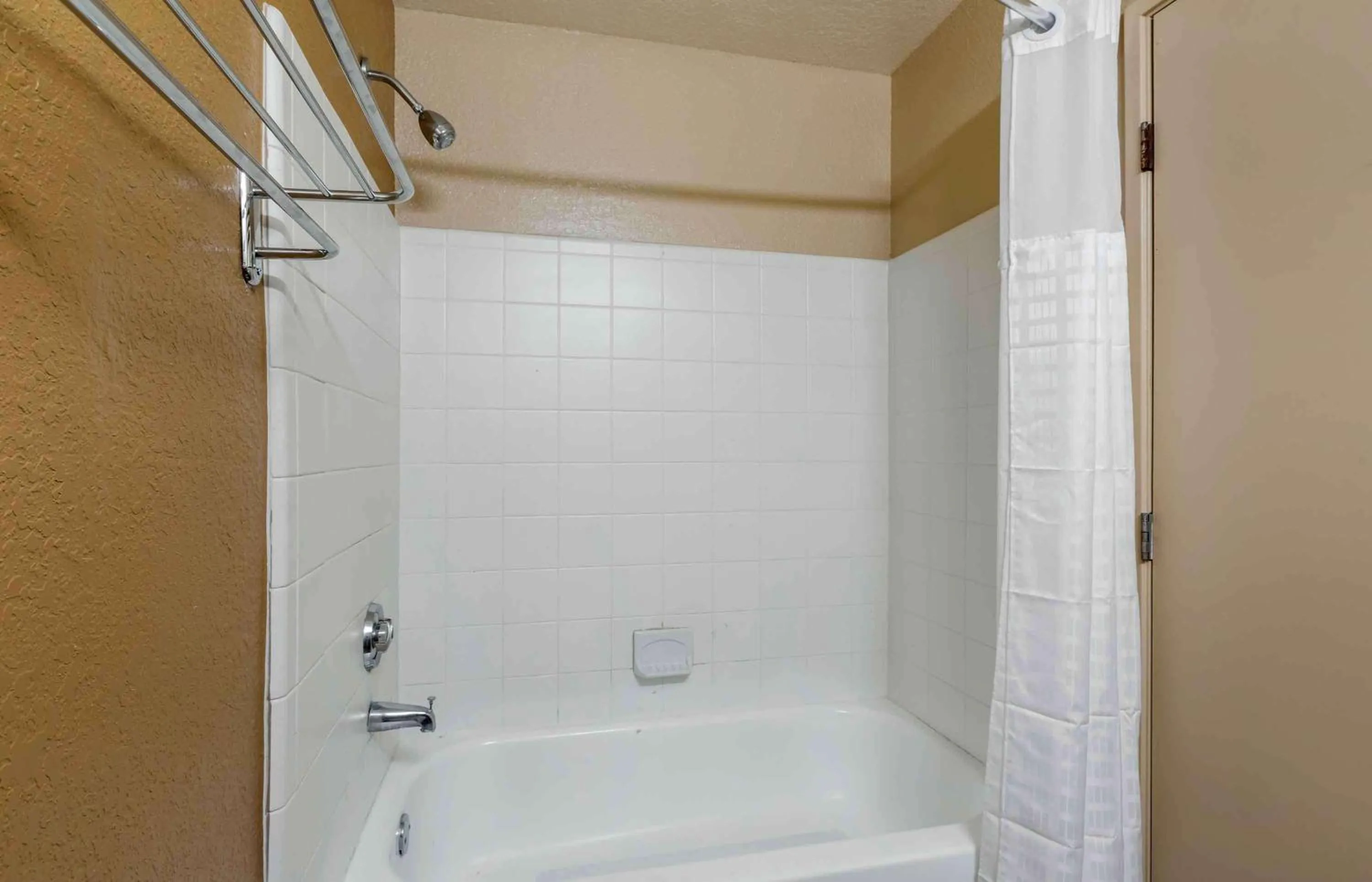 Bathroom in Extended Stay America Select Suites - Atlanta - Perimeter - Hammond Drive