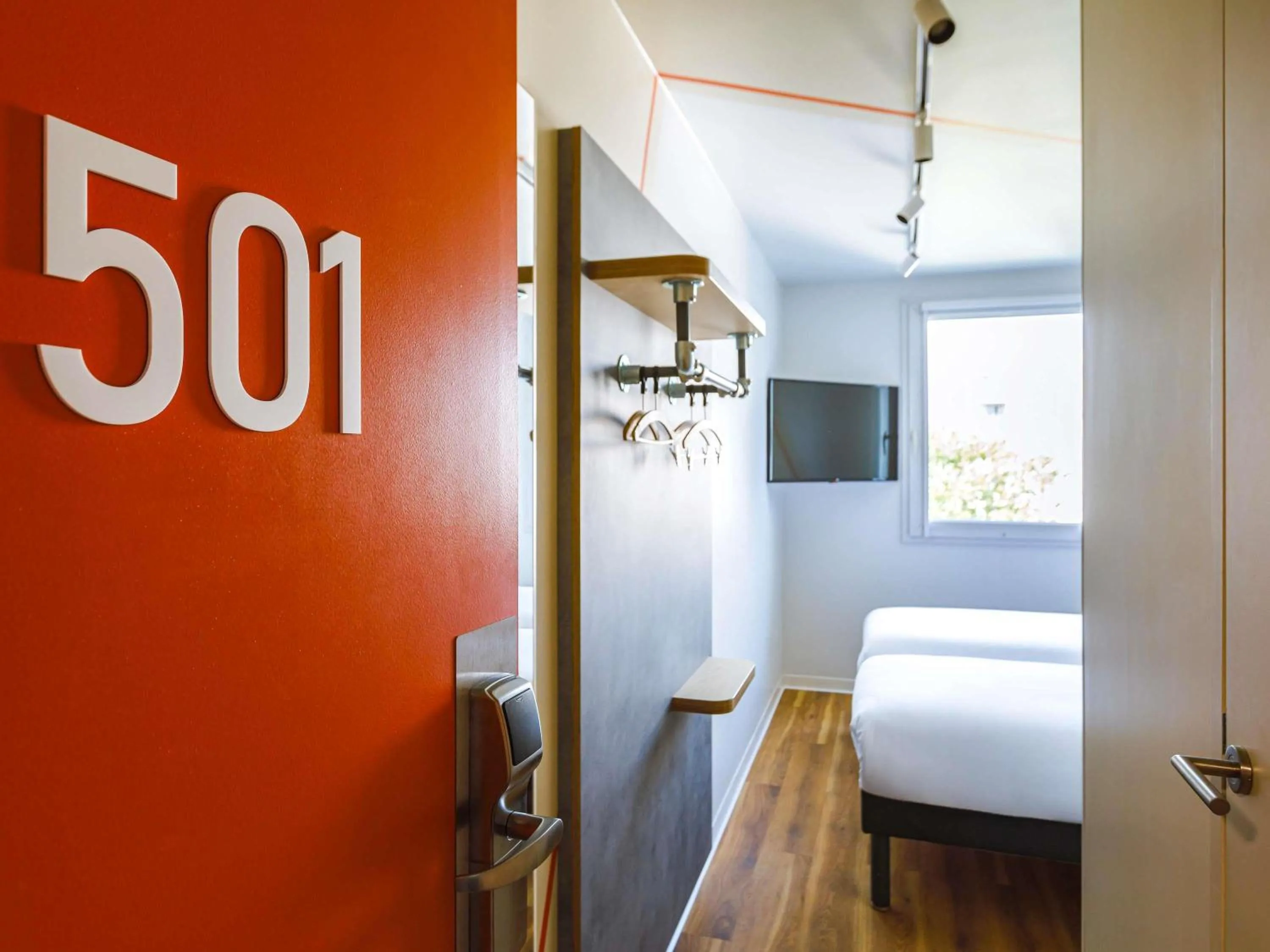 Bedroom, Bed in ibis budget Lyon Villeurbanne