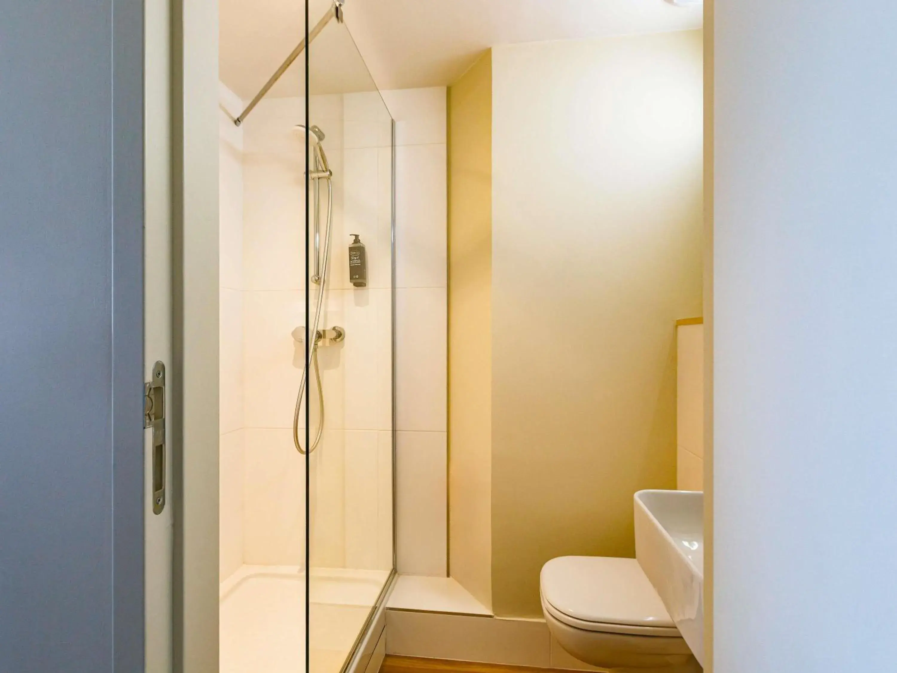 Bedroom in ibis budget Lyon Villeurbanne Bedroom in ibis budget Lyon Villeurbanne