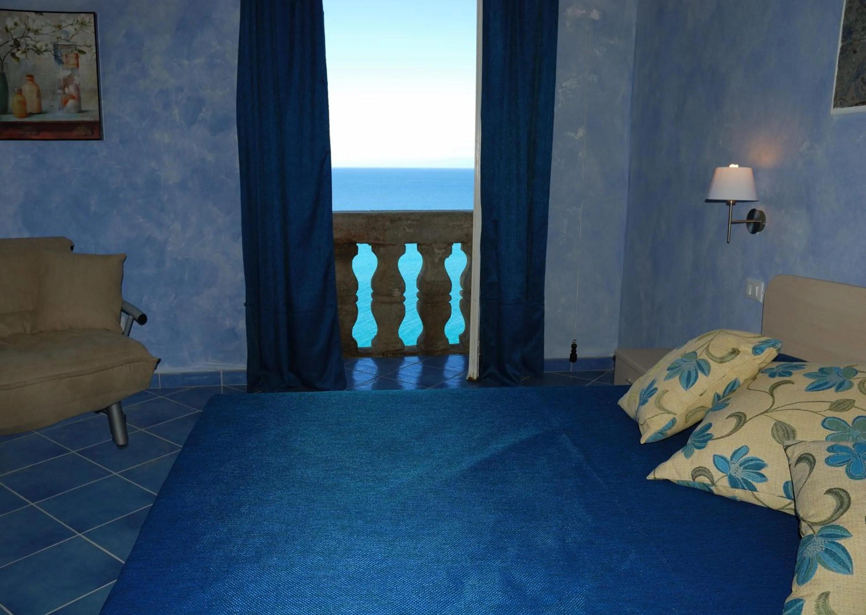 Photo of the whole room, Bed in Blu Tropea Maison