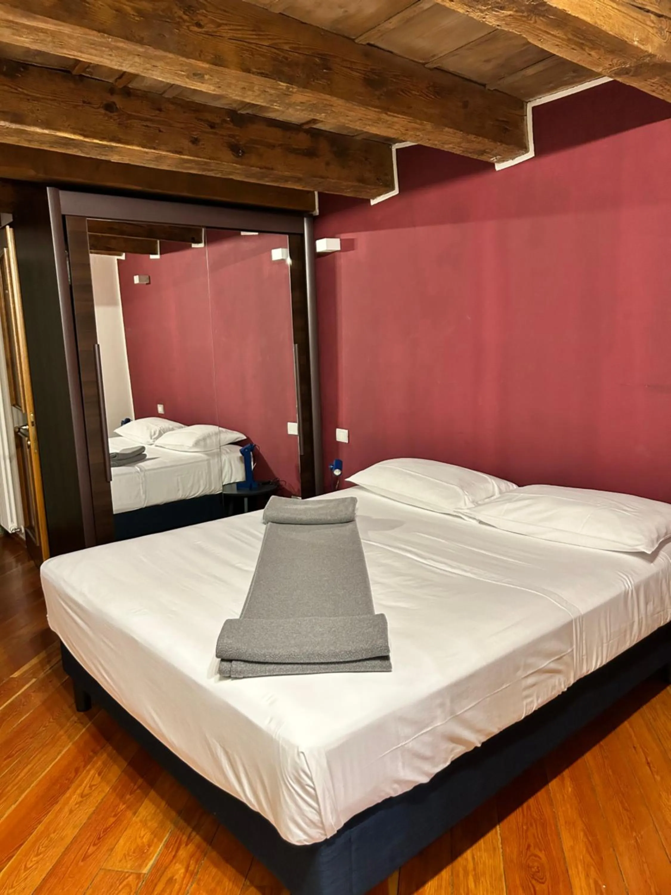 Photo of the whole room, Bed in Boutique Hotel Touring