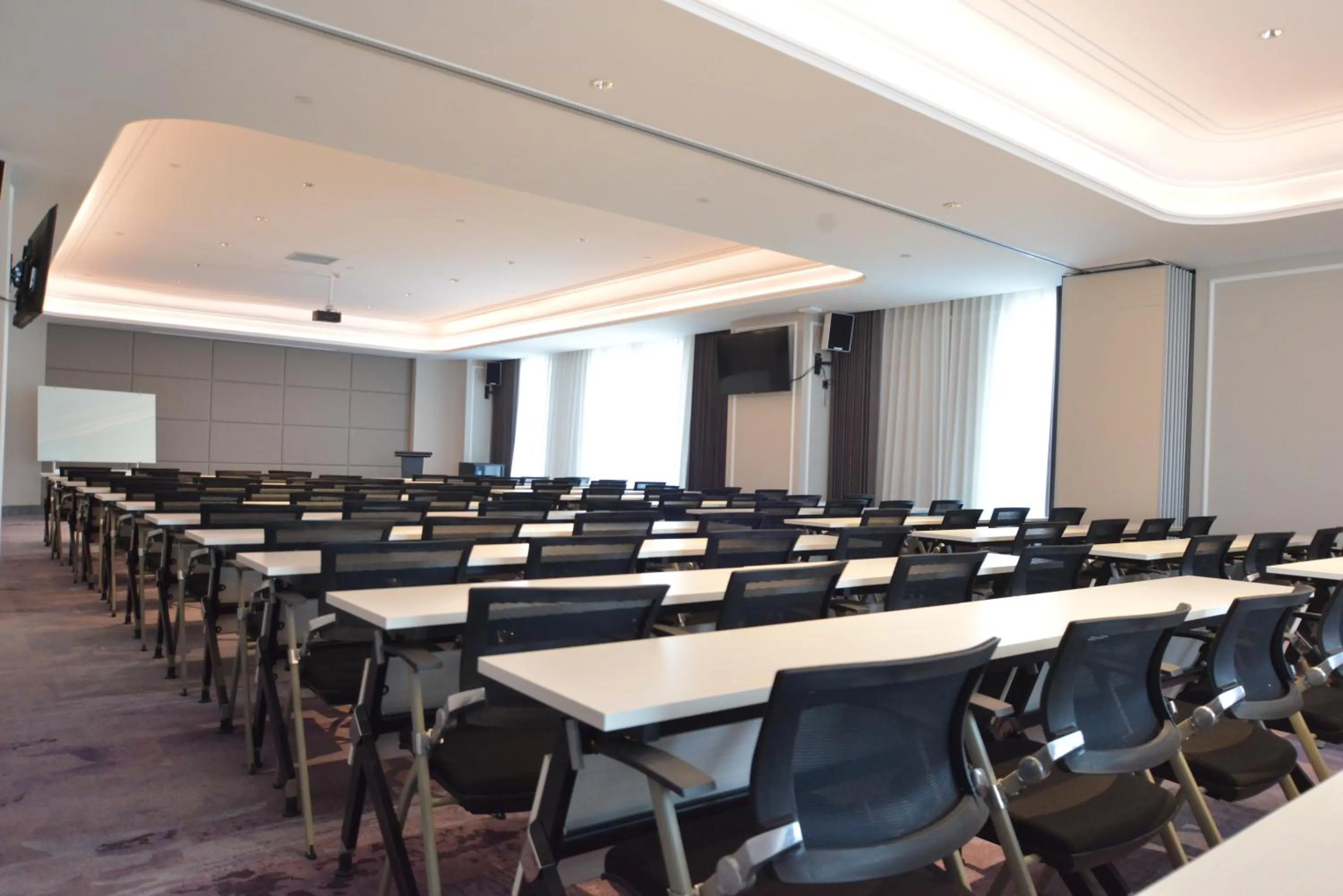 Meeting/conference room in Mercure Xi'an Qujiang