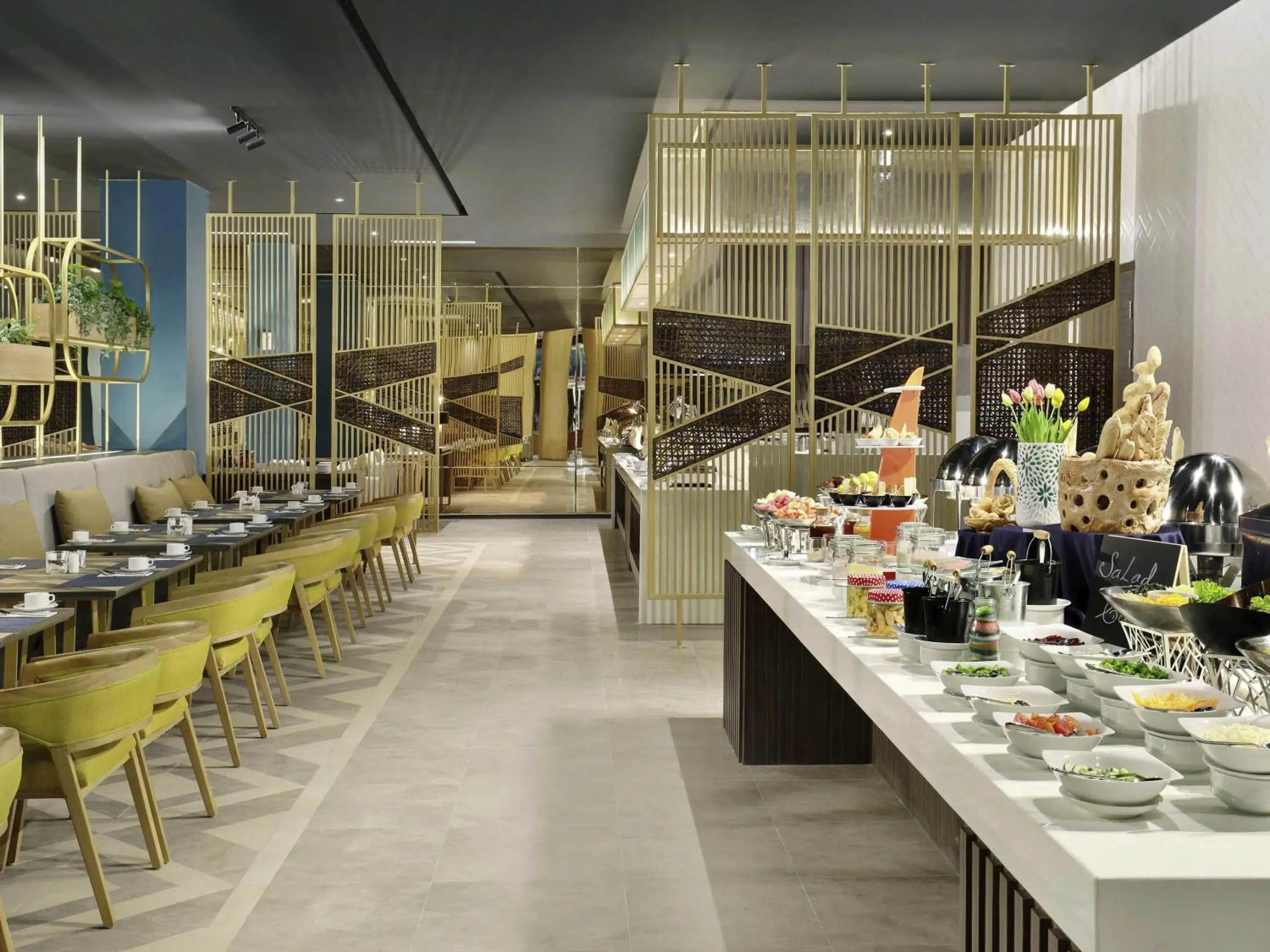 Restaurant/places to eat in Mercure Makassar Nexa Pettarani Restaurant/places to eat in Mercure Makassar Nexa Pettarani