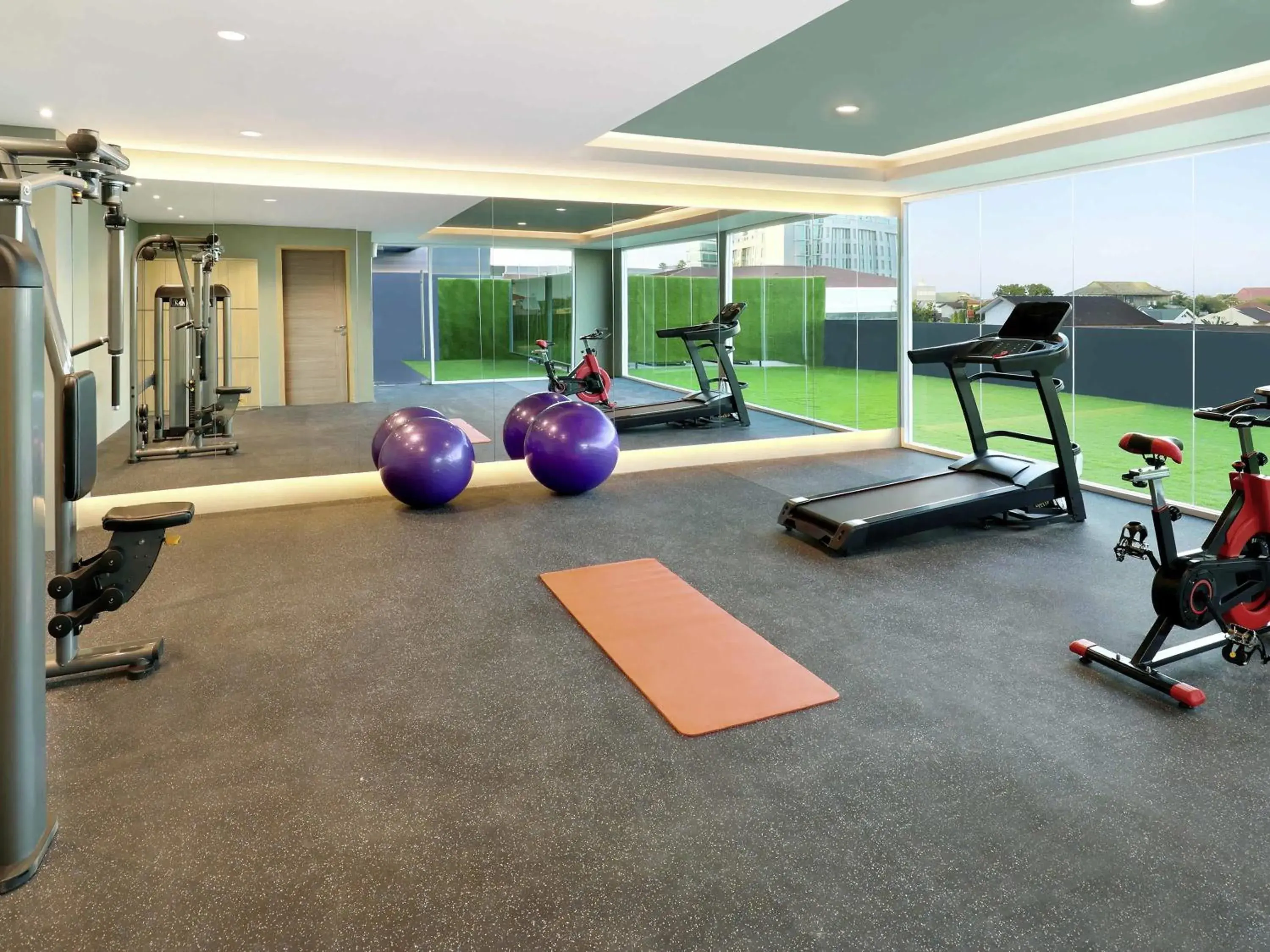 Fitness centre/facilities in Mercure Makassar Nexa Pettarani Fitness centre/facilities in Mercure Makassar Nexa Pettarani