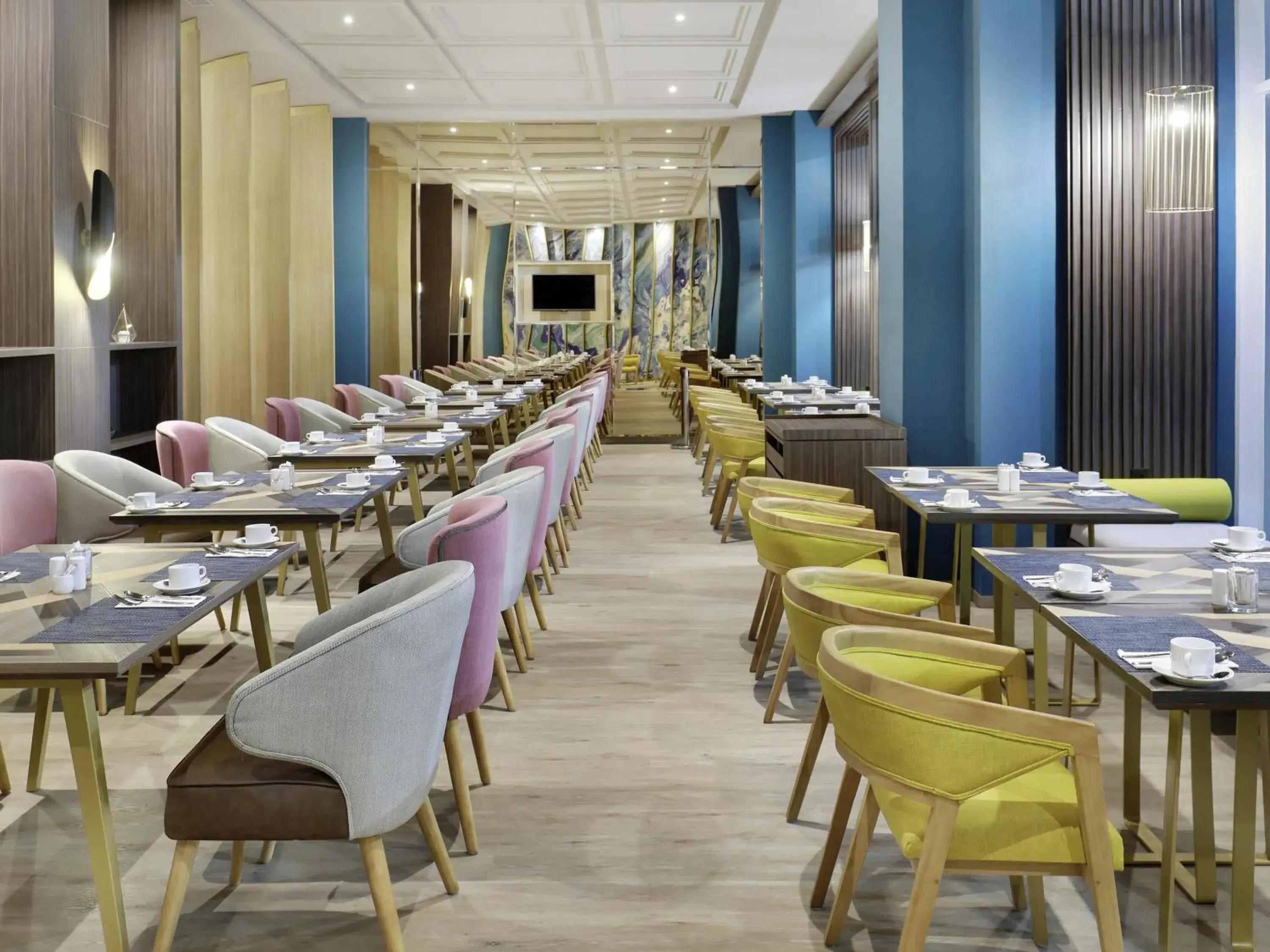 Restaurant/places to eat in Mercure Makassar Nexa Pettarani Restaurant/places to eat in Mercure Makassar Nexa Pettarani