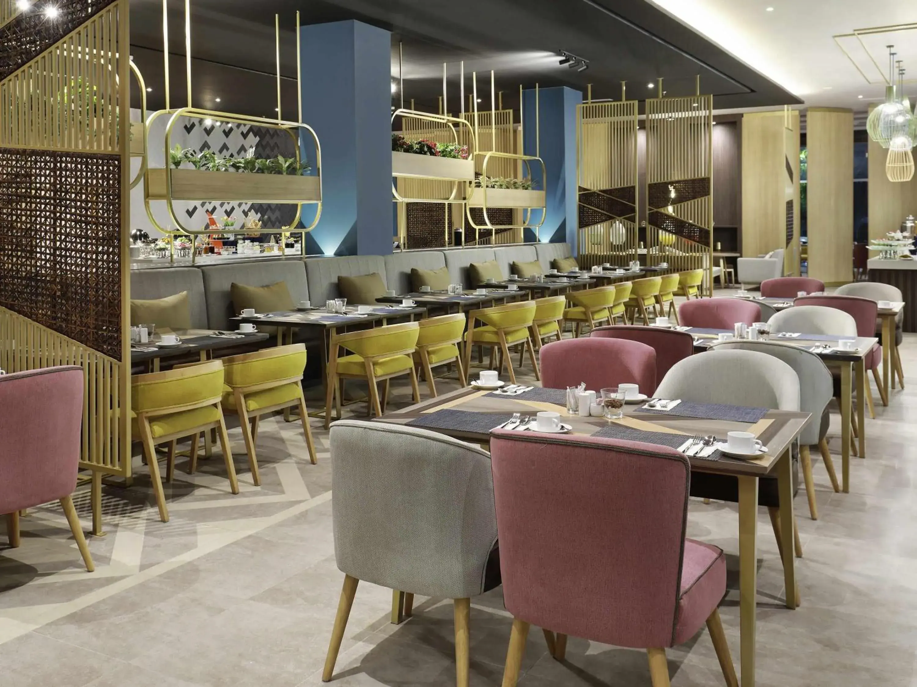 Restaurant/places to eat in Mercure Makassar Nexa Pettarani Restaurant/places to eat in Mercure Makassar Nexa Pettarani