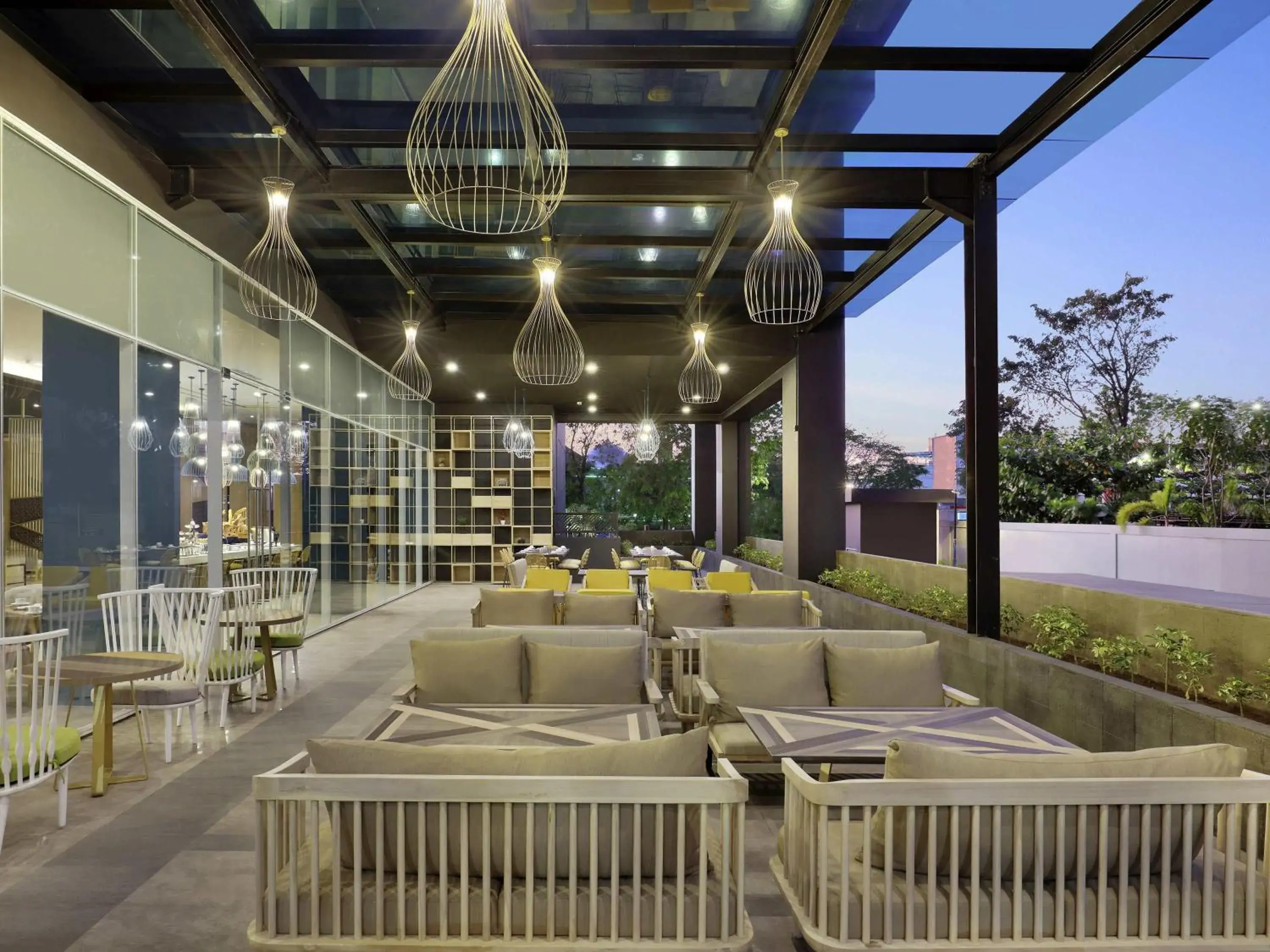 Restaurant/places to eat in Mercure Makassar Nexa Pettarani Restaurant/places to eat in Mercure Makassar Nexa Pettarani