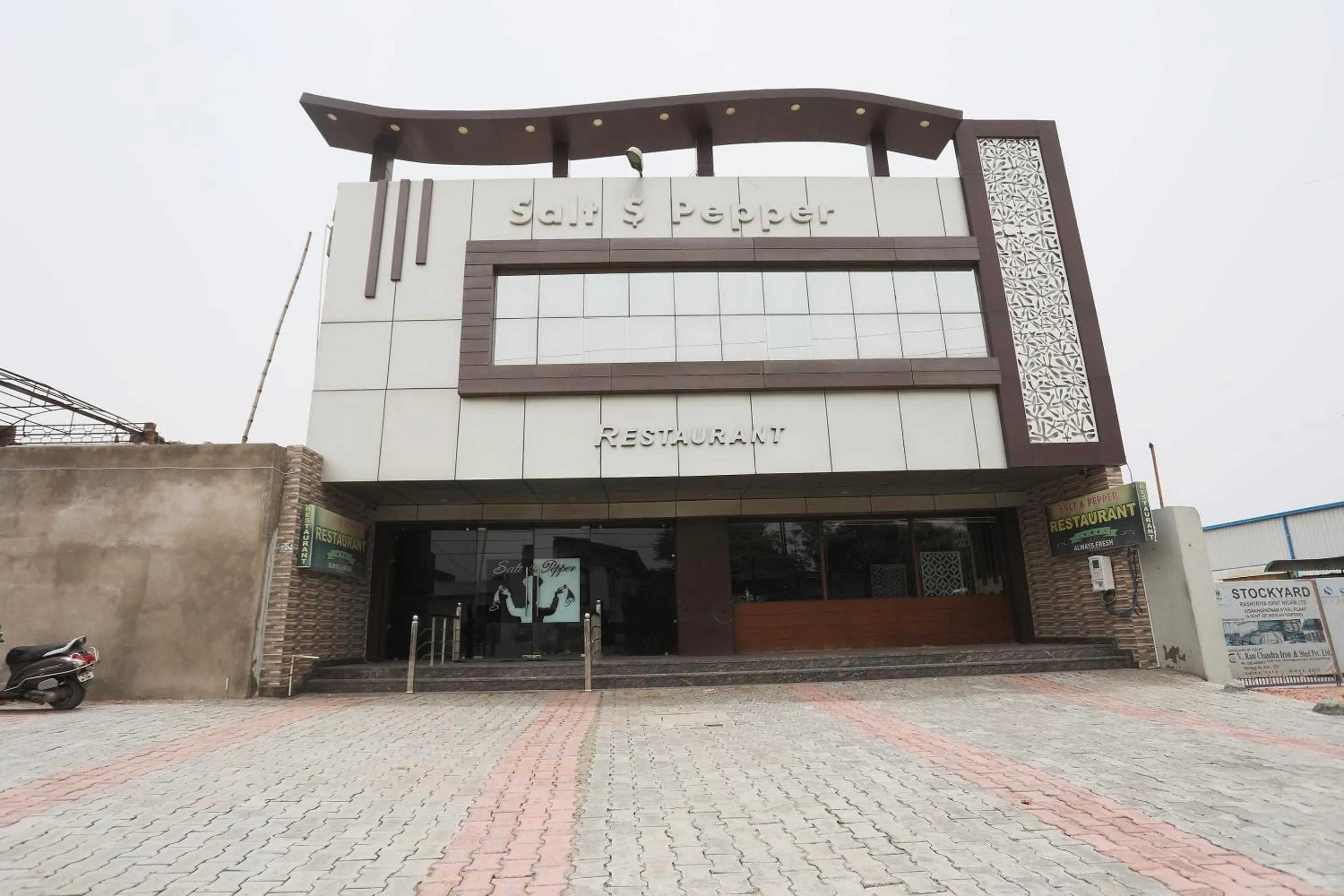 Facade/entrance in Hotel O Salt And Pepper Hotel And Resturant