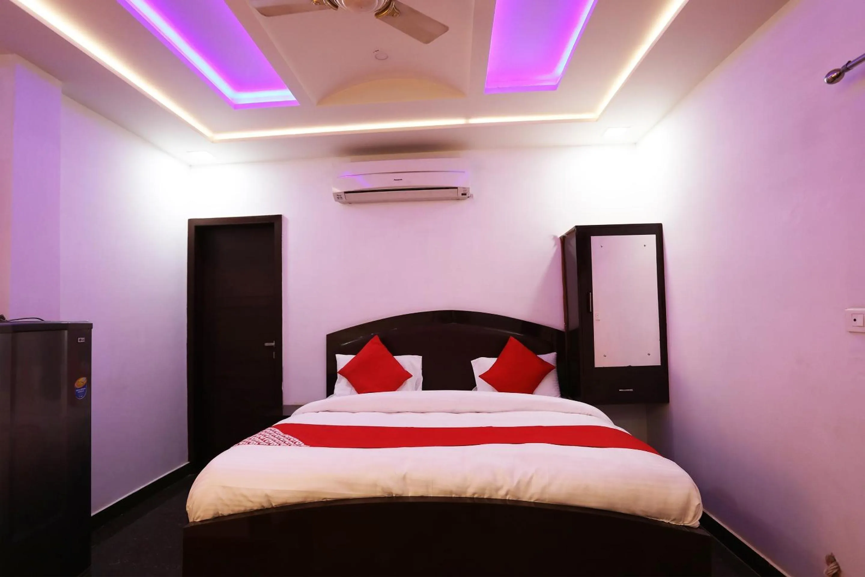 Bedroom, Bed in Hotel O Salt And Pepper Hotel And Resturant