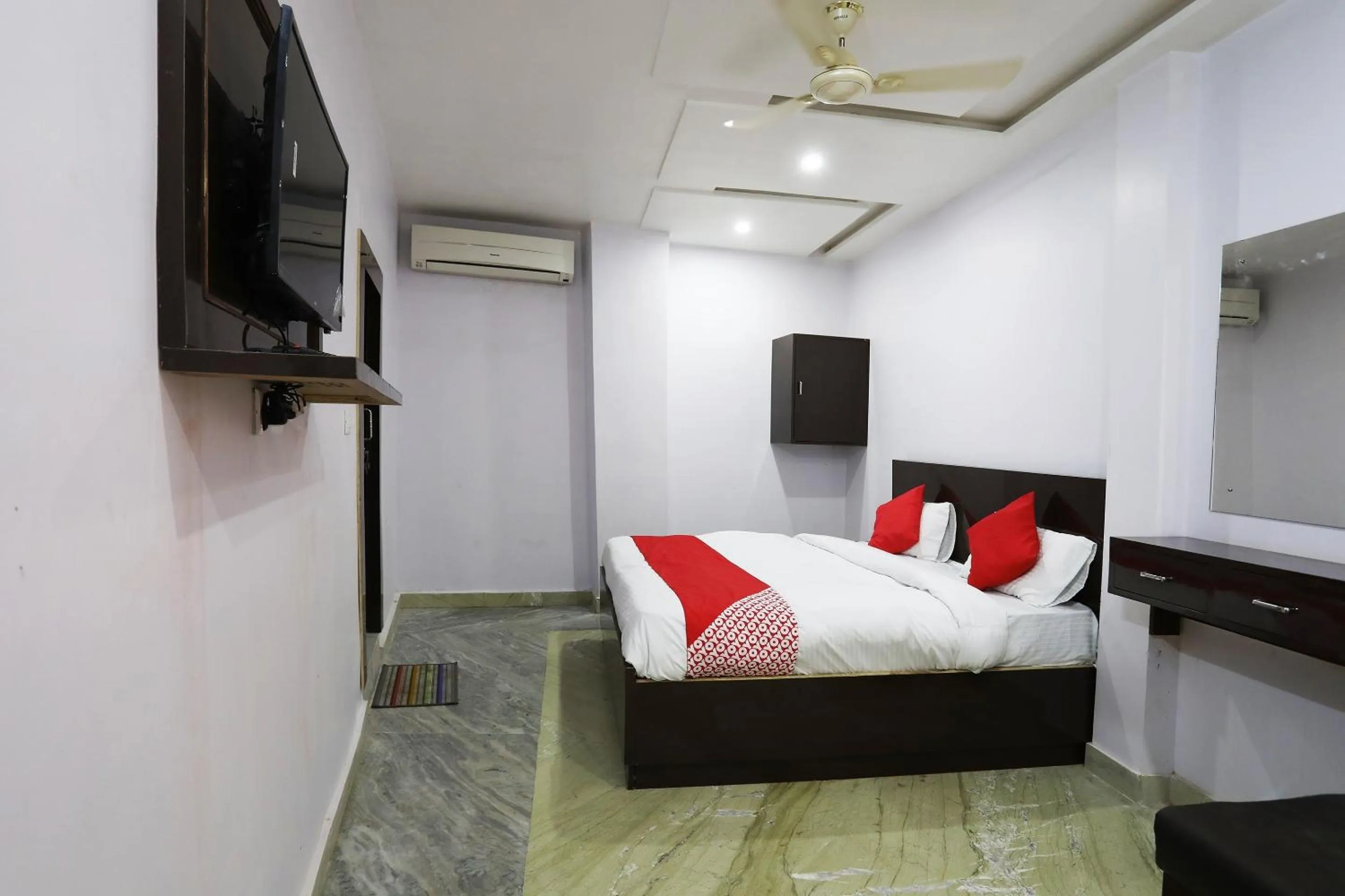 Bedroom, Bed in Hotel O Salt And Pepper Hotel And Resturant