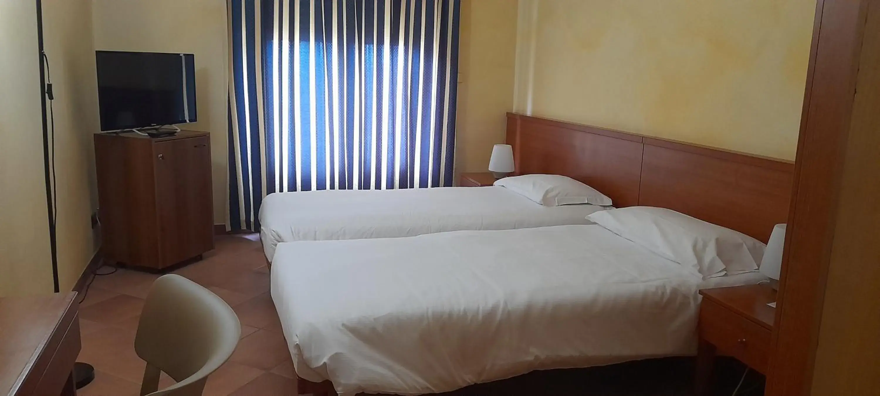 Twin Room in Hotel Ceretto Twin Room in Hotel Ceretto