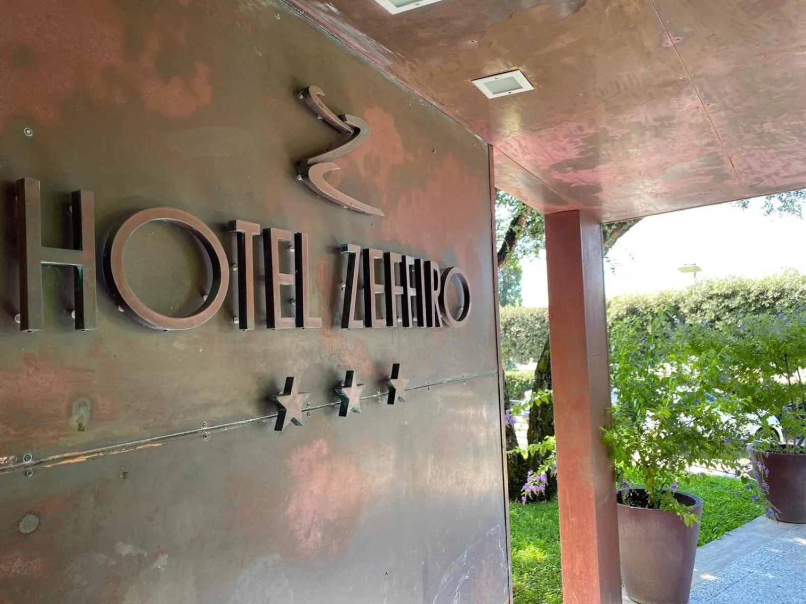 Facade/entrance in Hotel Zeffiro