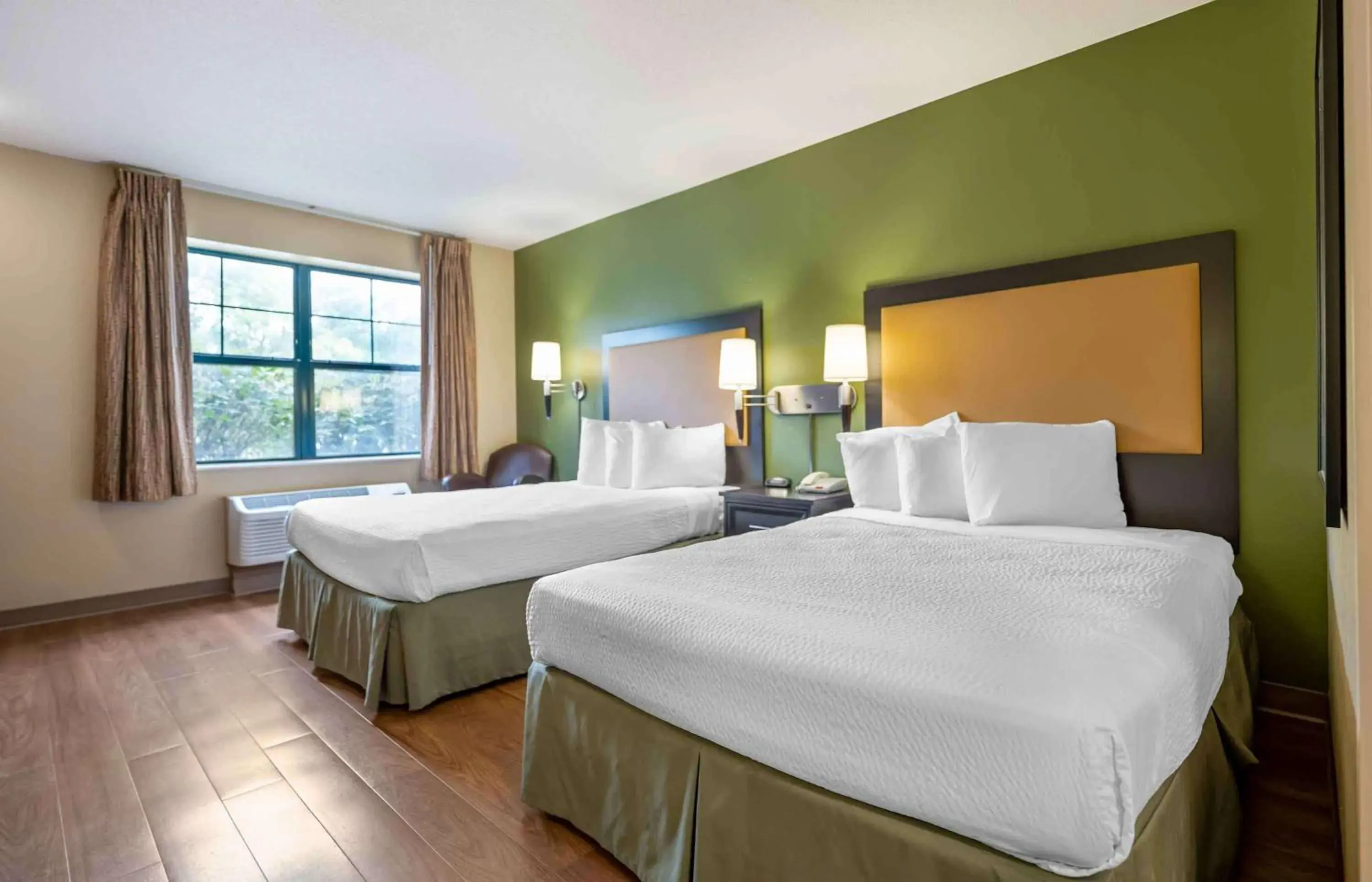 Bedroom, Bed in Extended Stay America Suites - Bloomington - Normal Bedroom, Bed in Extended Stay America Suites - Bloomington - Normal