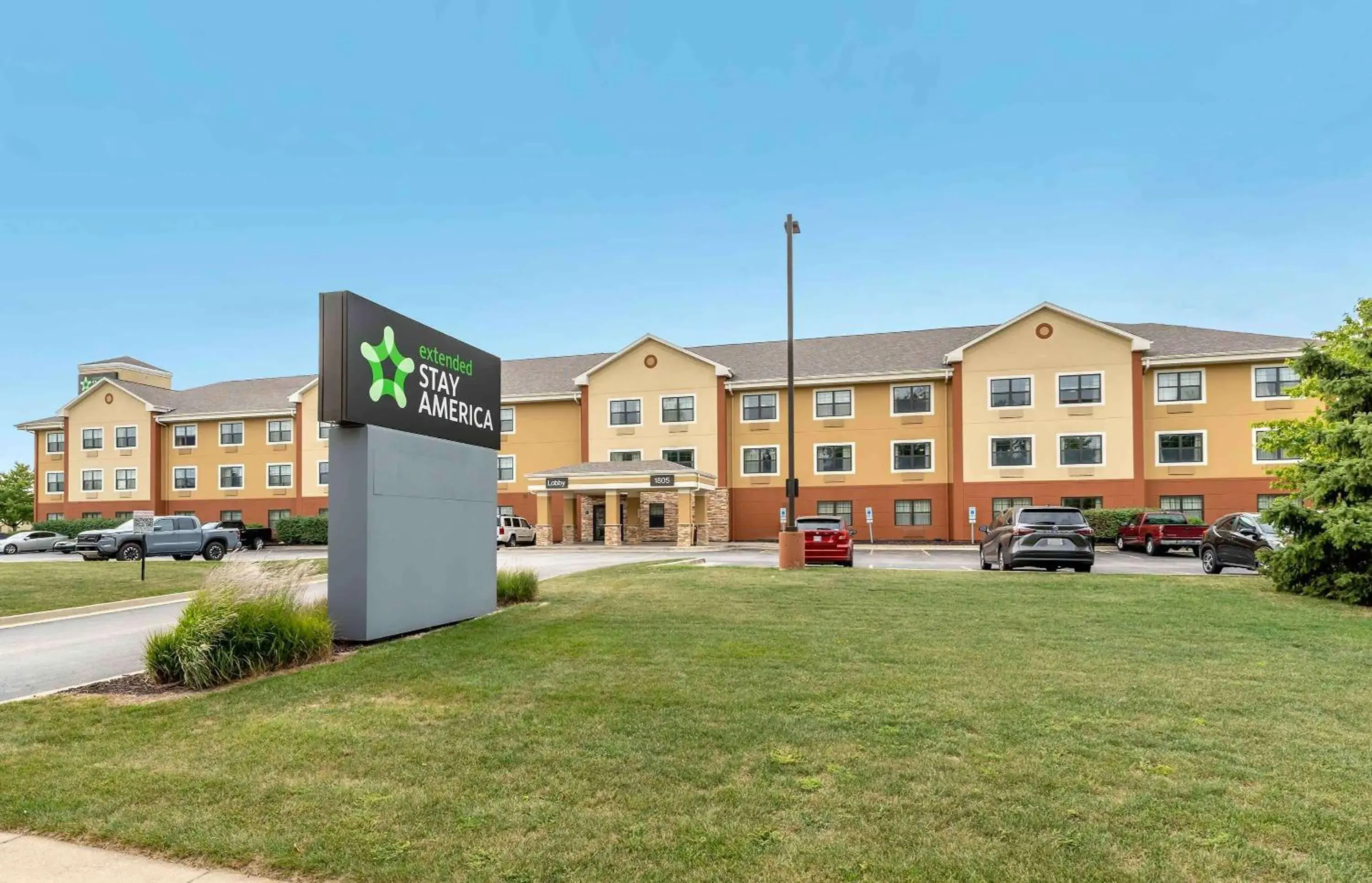 Property building in Extended Stay America Suites - Bloomington - Normal Property building in Extended Stay America Suites - Bloomington - Normal