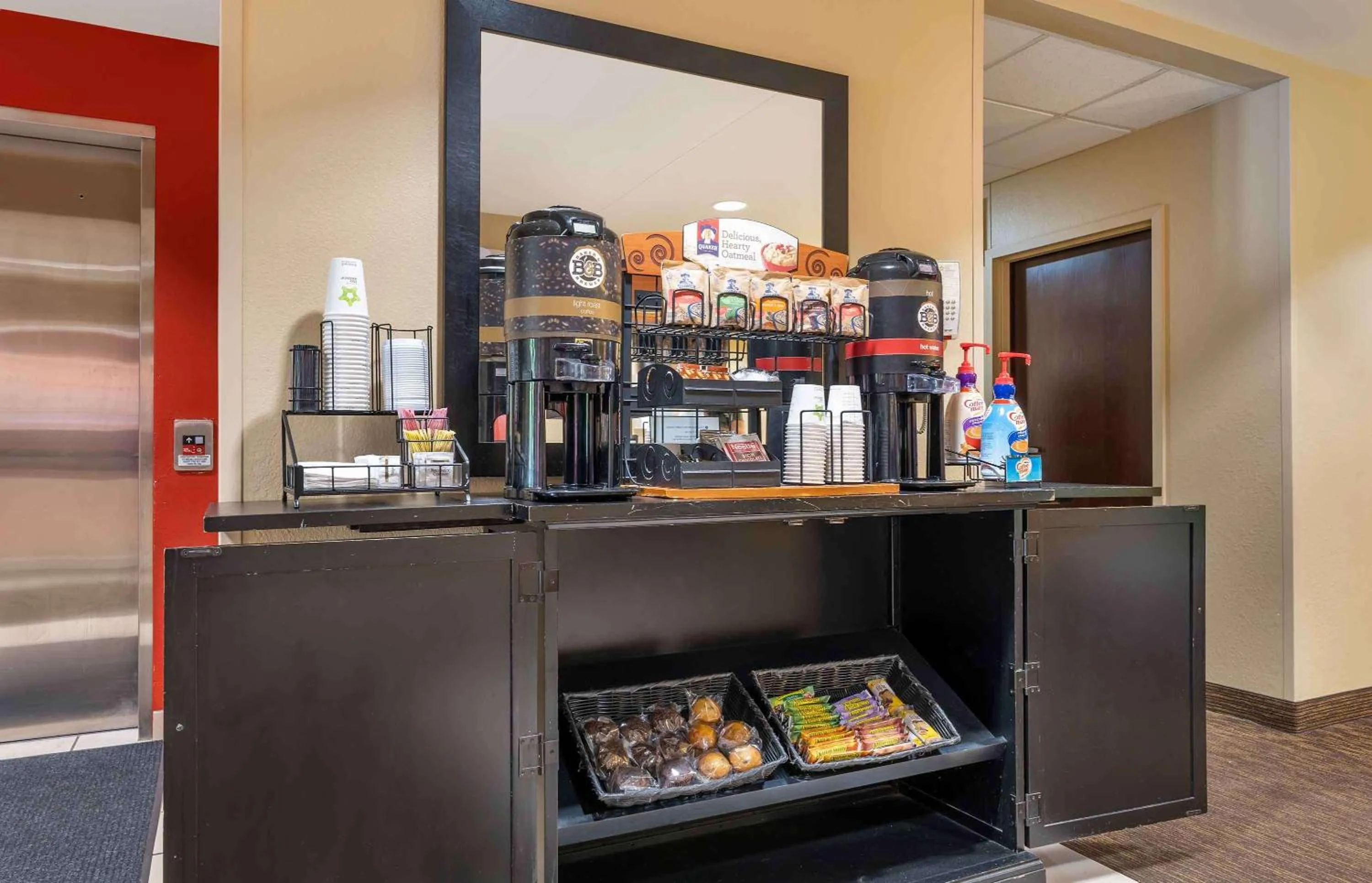 Breakfast in Extended Stay America Suites - Bloomington - Normal