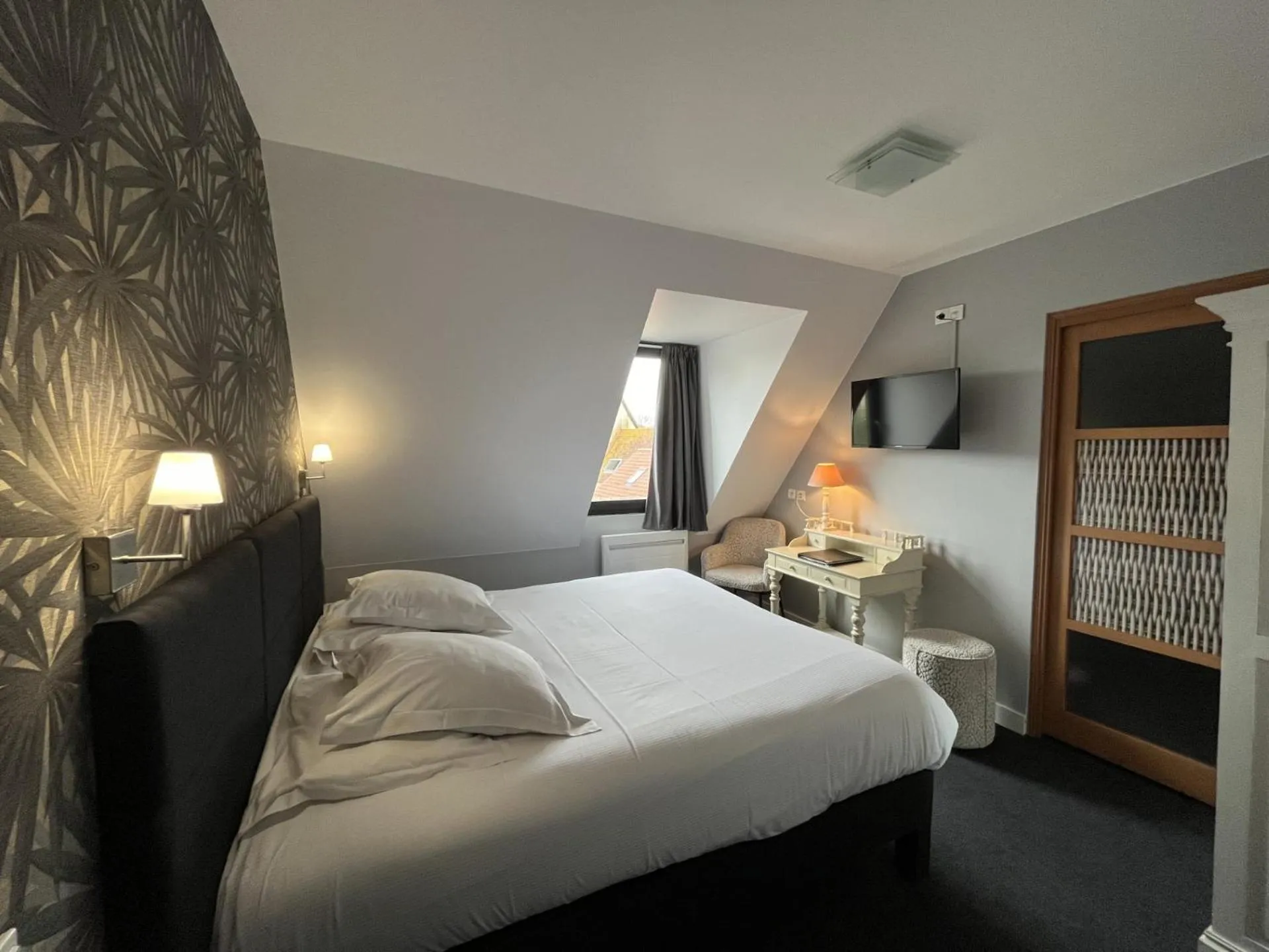 Bedroom, Bed in Saint Jean