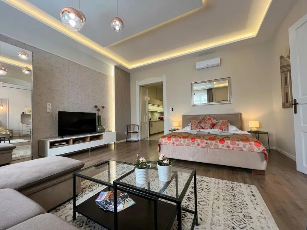 Bed in Visit Debrecen Apartman