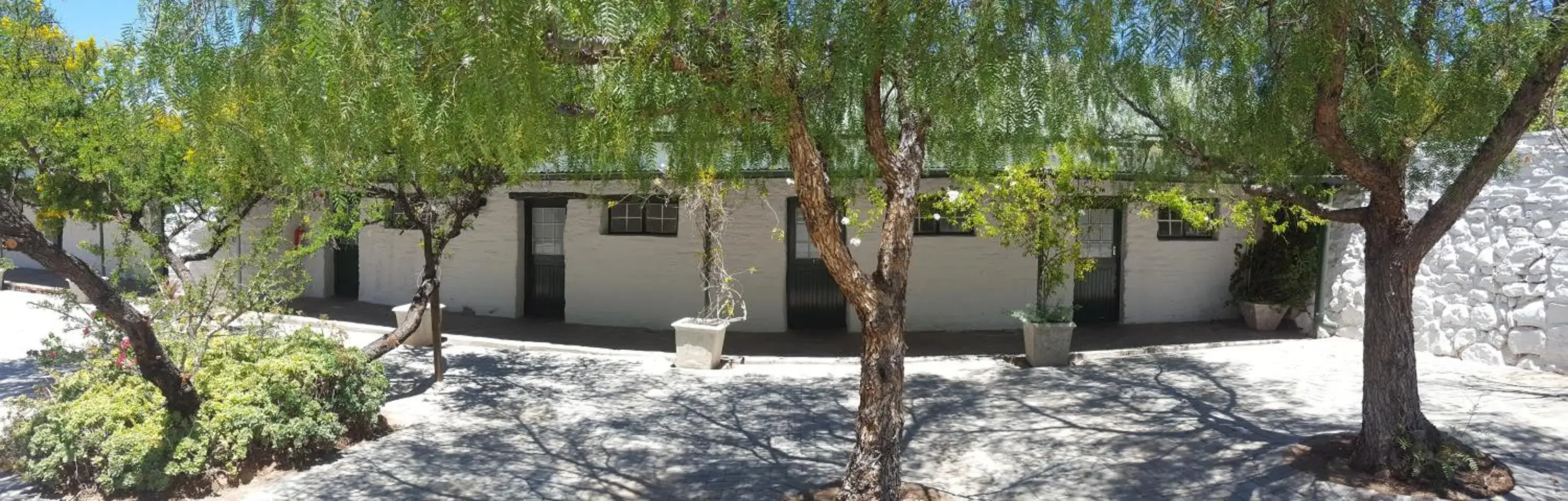 Schuur - single occupancy - Self Catering Option in Lemoenfontein Schuur - single occupancy - Self Catering Option in Lemoenfontein