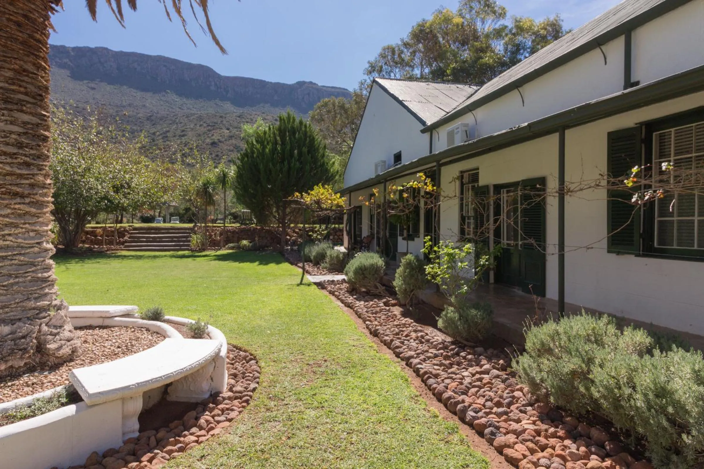 Garden in Lemoenfontein