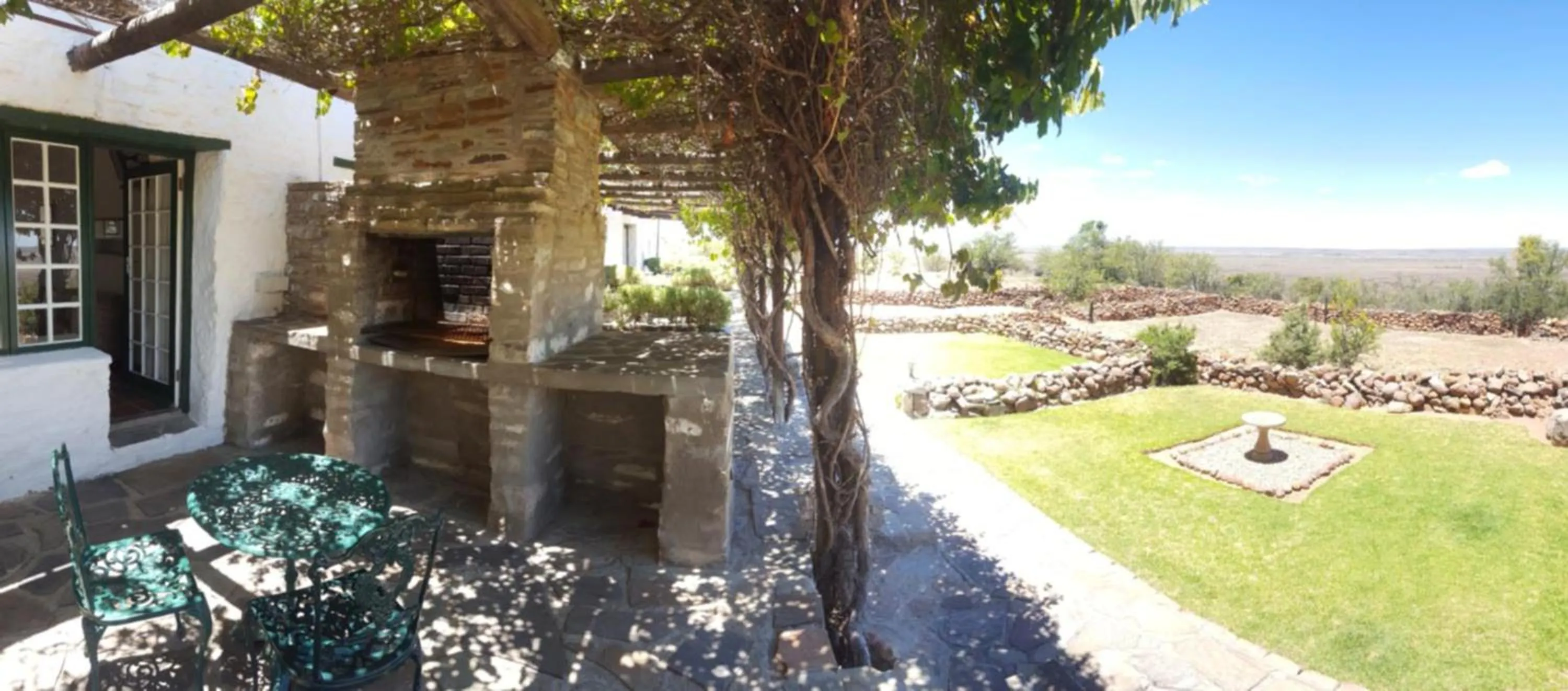 Patio in Lemoenfontein