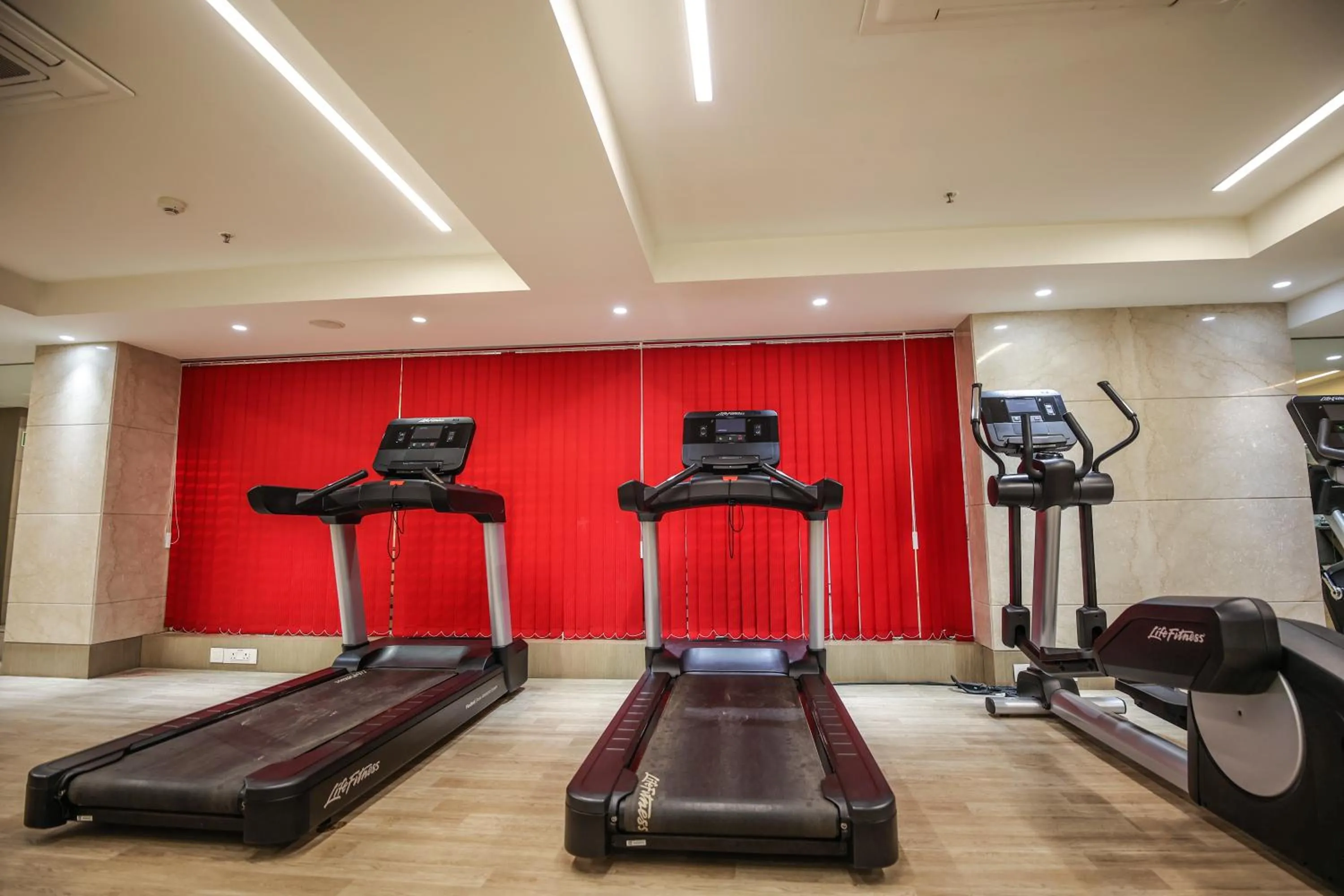 Fitness centre/facilities in Ramada Plaza by Wyndham Lucknow