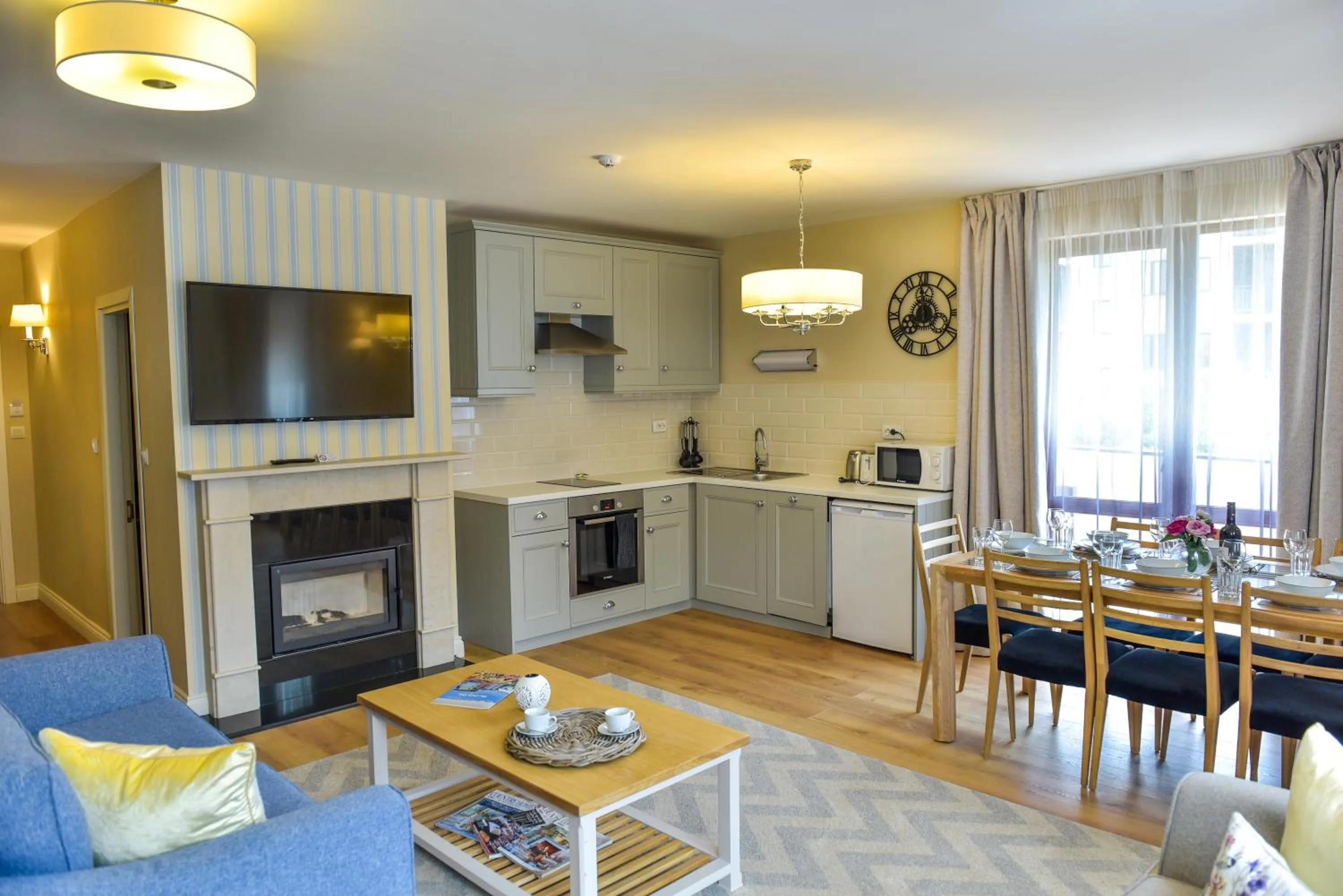 Kitchen or kitchenette in Predela LUX Aparthotel