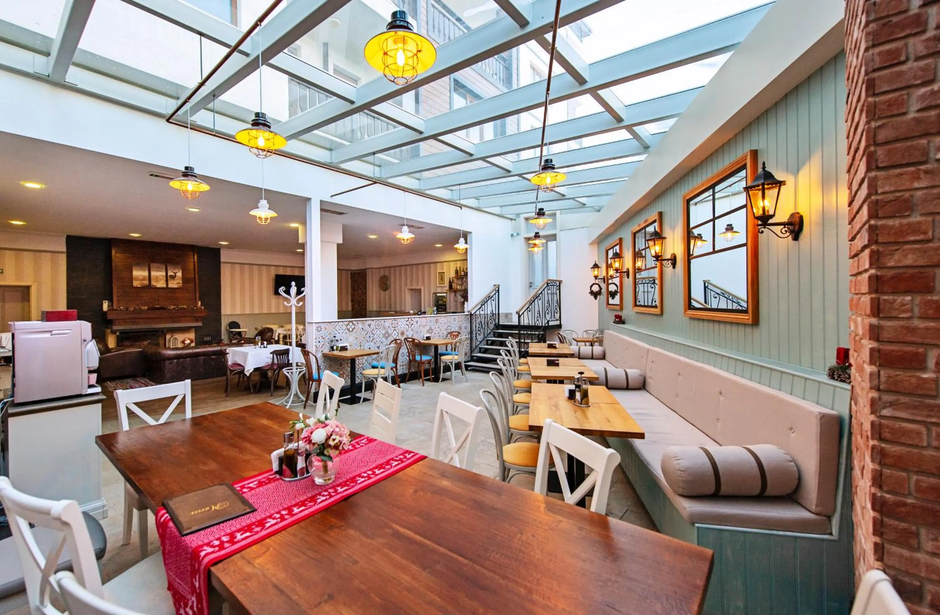 Restaurant/places to eat in Predela LUX Aparthotel