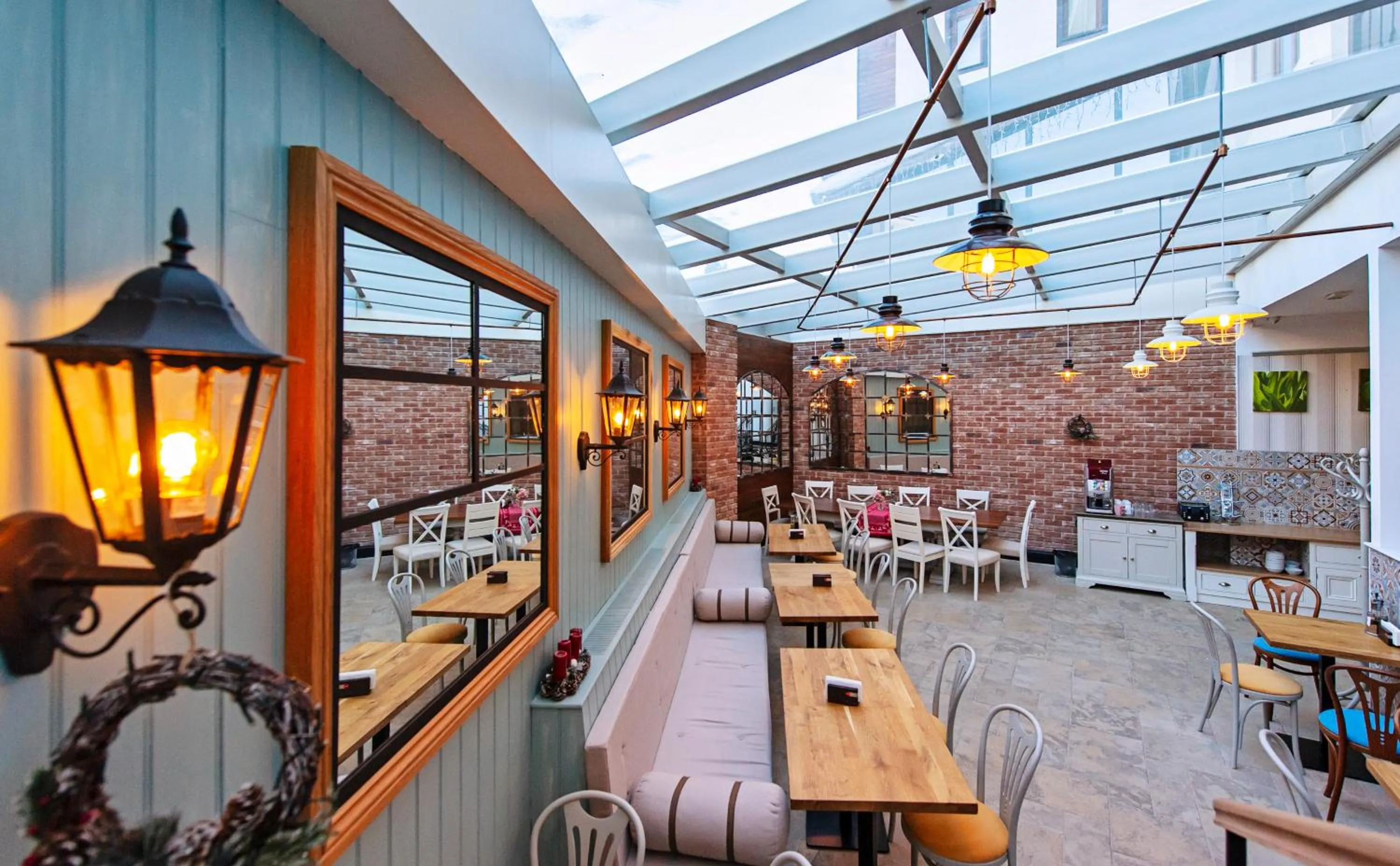 Restaurant/places to eat in Predela LUX Aparthotel