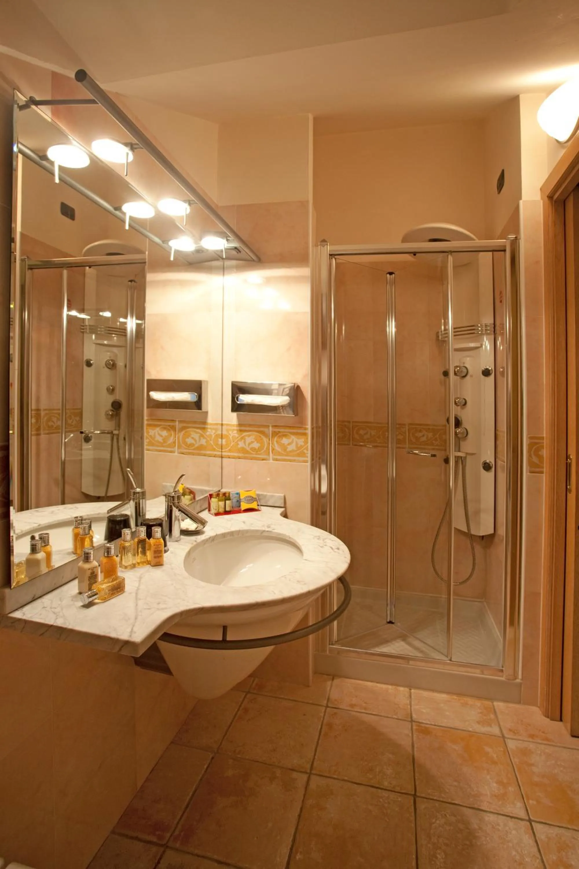Bathroom in Hotel Ligure