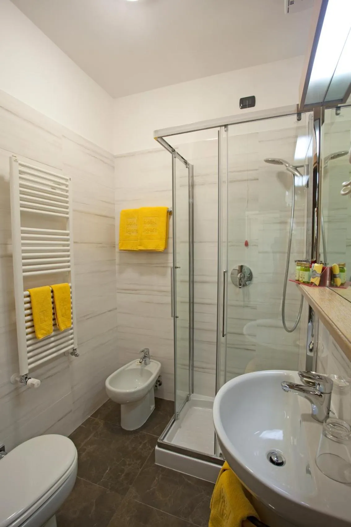 Shower in Hotel Ligure