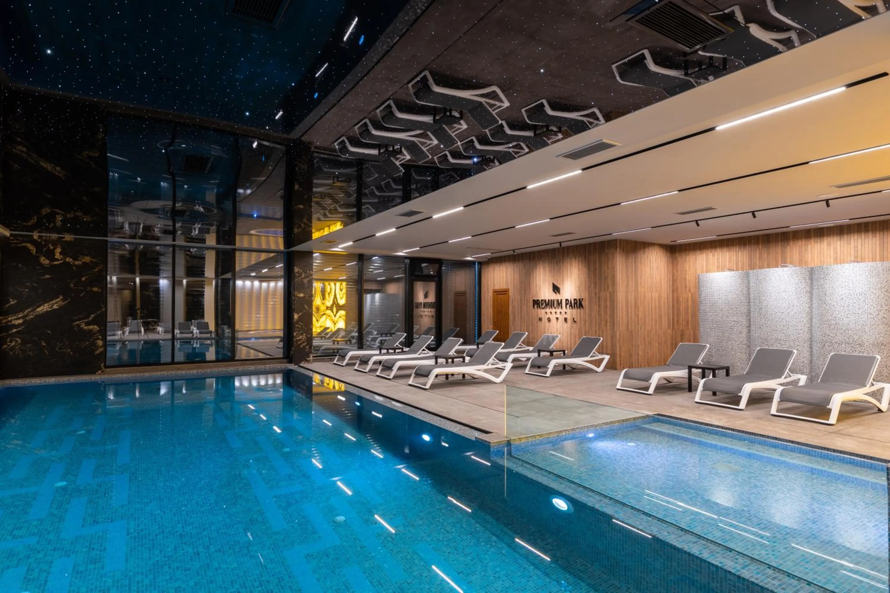 Swimming pool in Premium Park Hotel