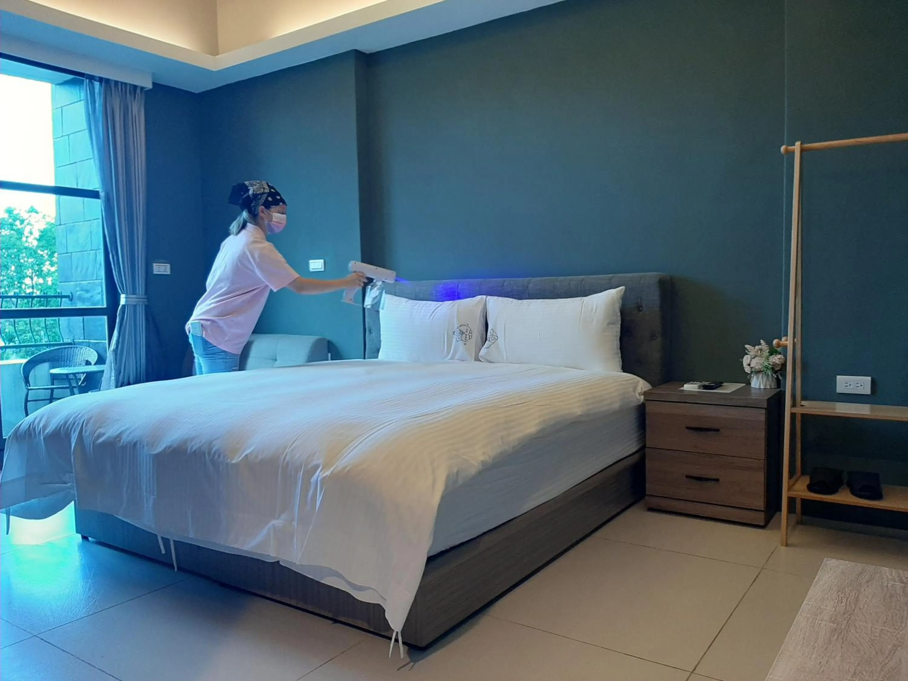 Staff in Blue Owl-Hualien No 2396-2397-2398-2399