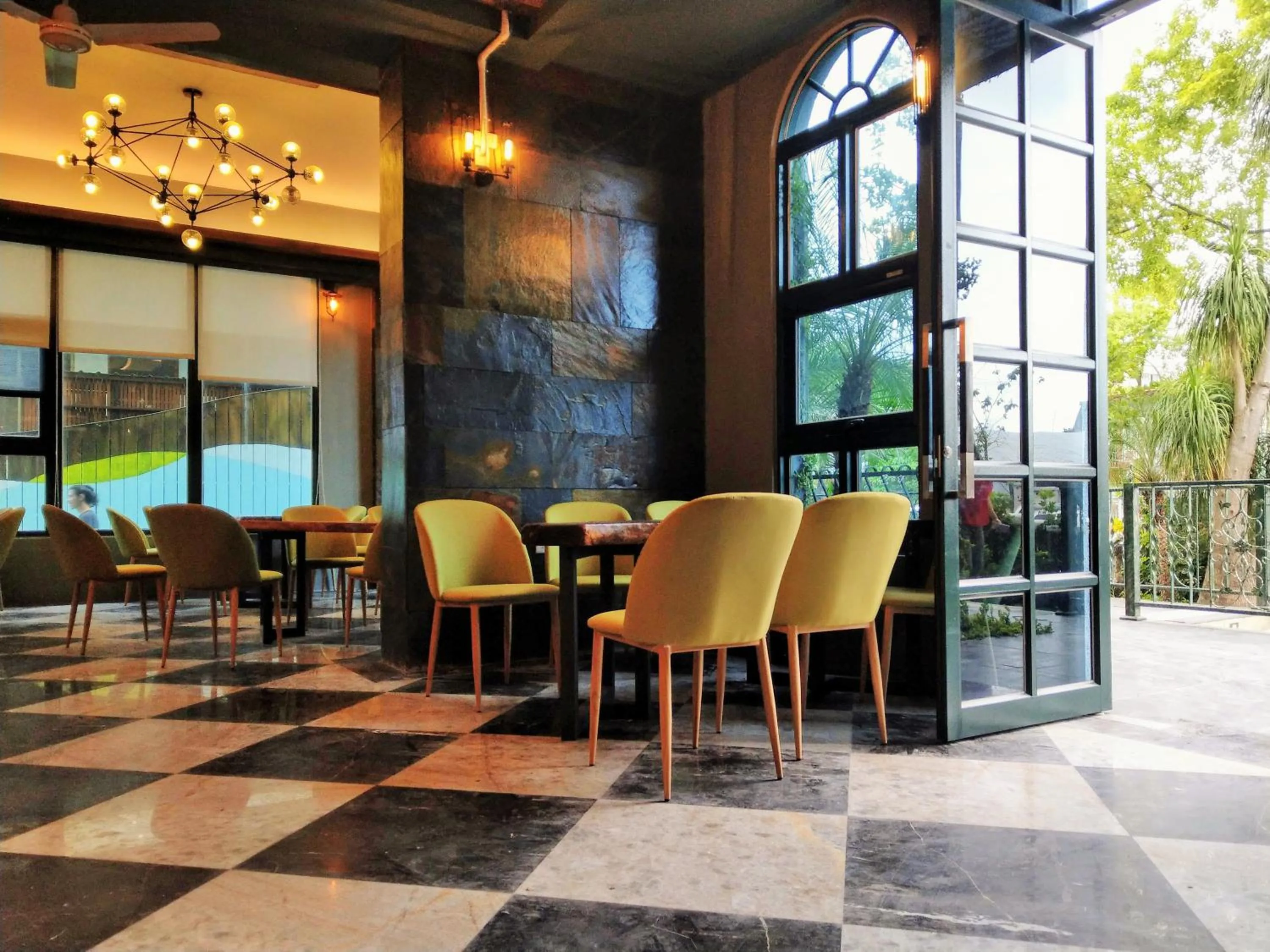 Facade/entrance in Blue Owl-Hualien No 2396-2397-2398-2399