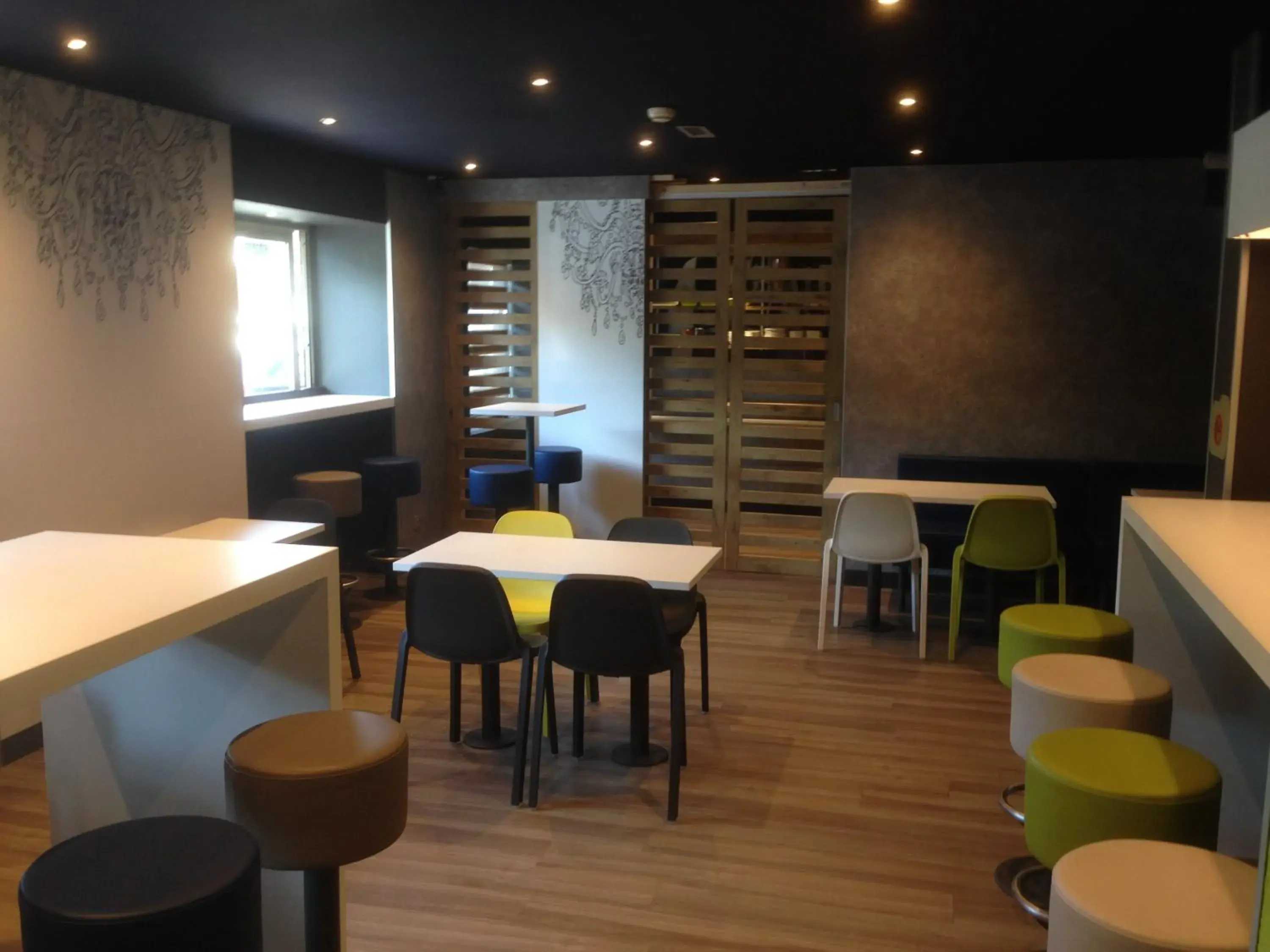 Restaurant/places to eat in ibis Budget Caen Centre Gare Restaurant/places to eat in ibis Budget Caen Centre Gare