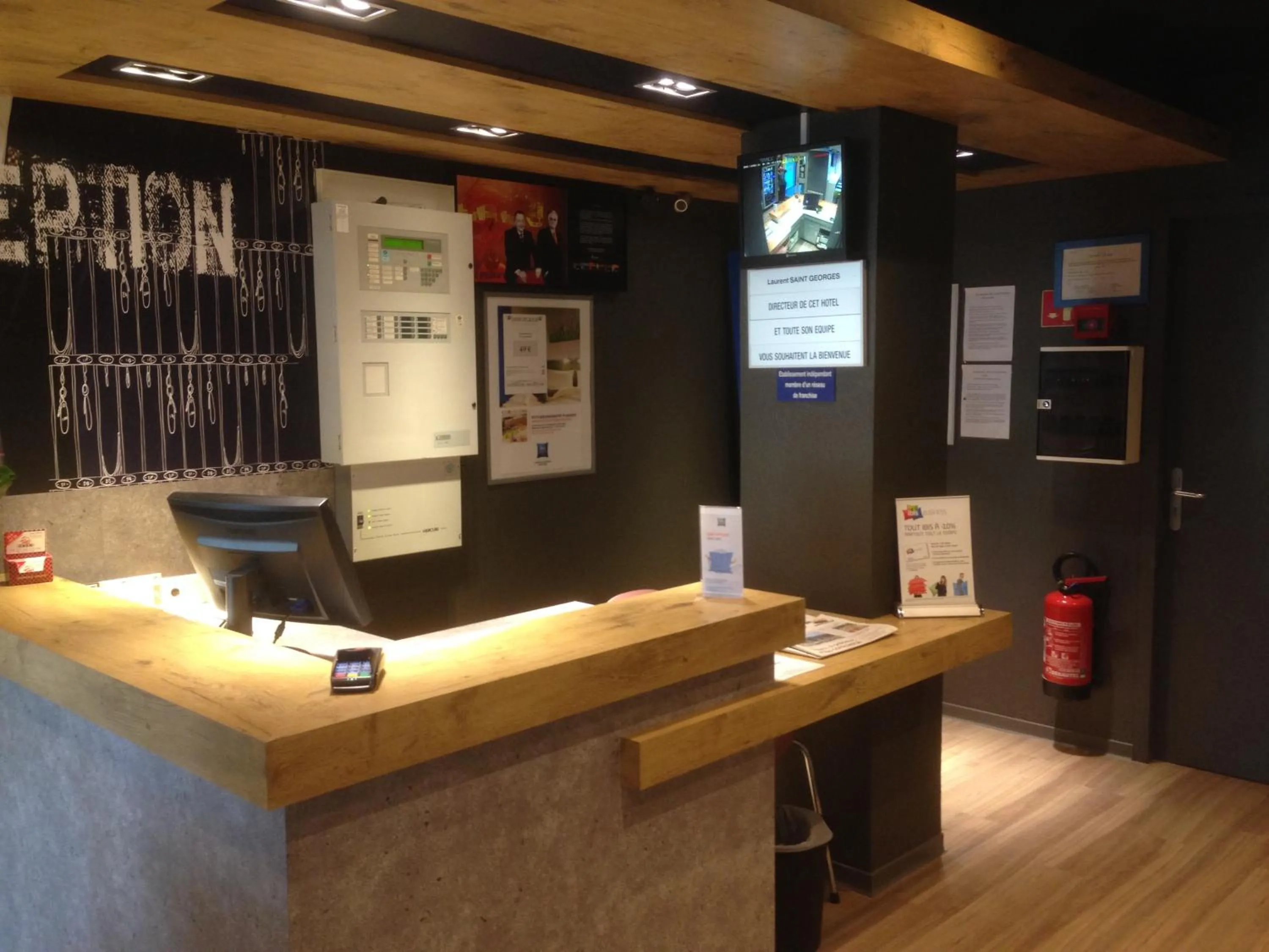 Lobby or reception in ibis Budget Caen Centre Gare