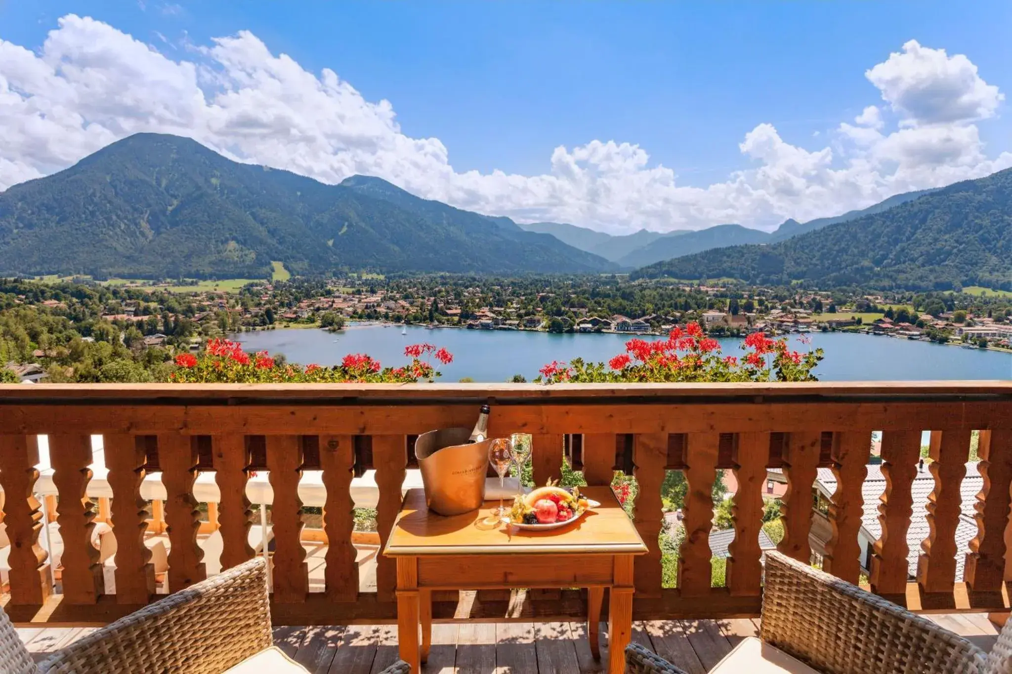 Double Room with Lake View and Balcony in Hotel Leeberghof Double Room with Lake View and Balcony in Hotel Leeberghof