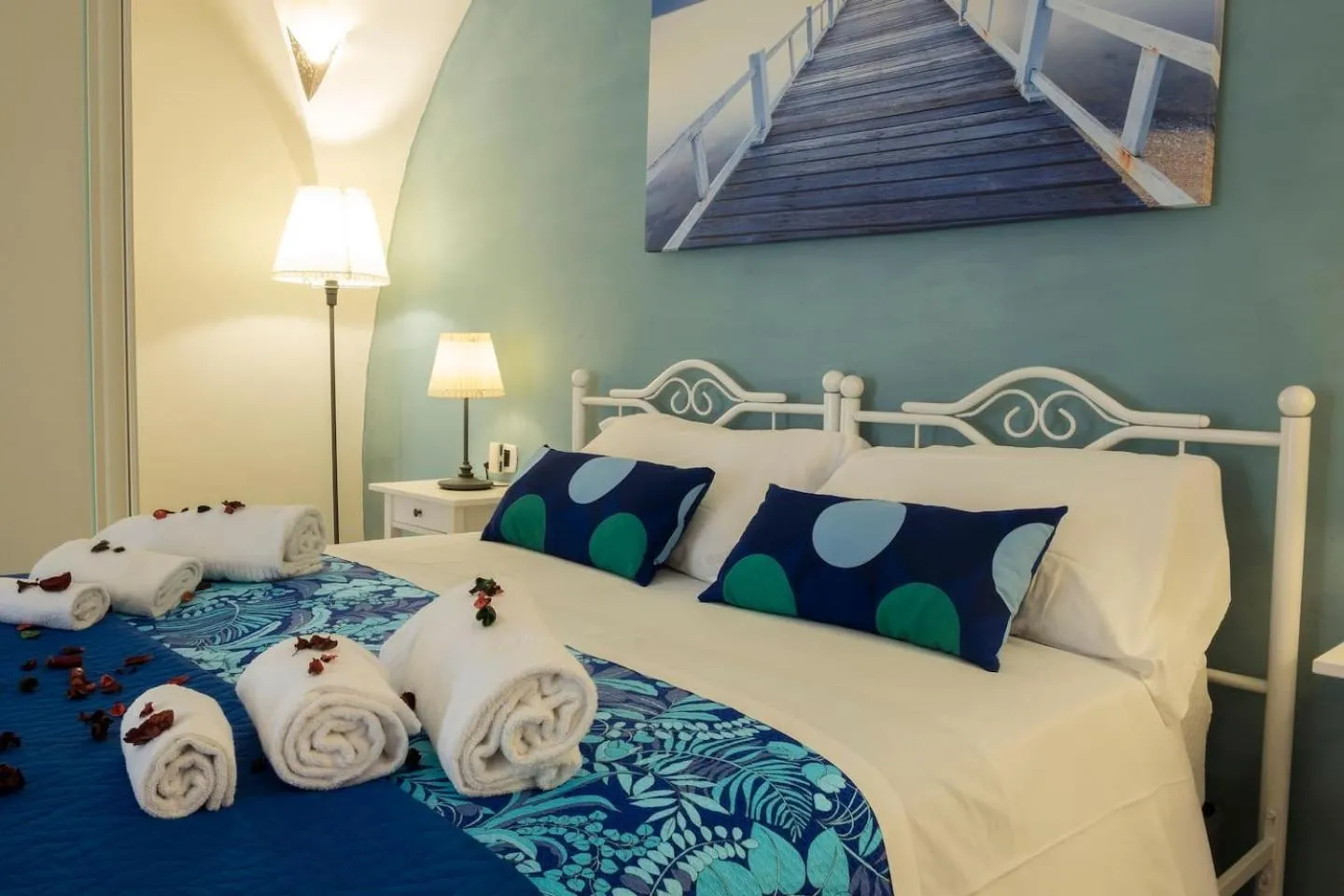 Bed in Little House Napoli